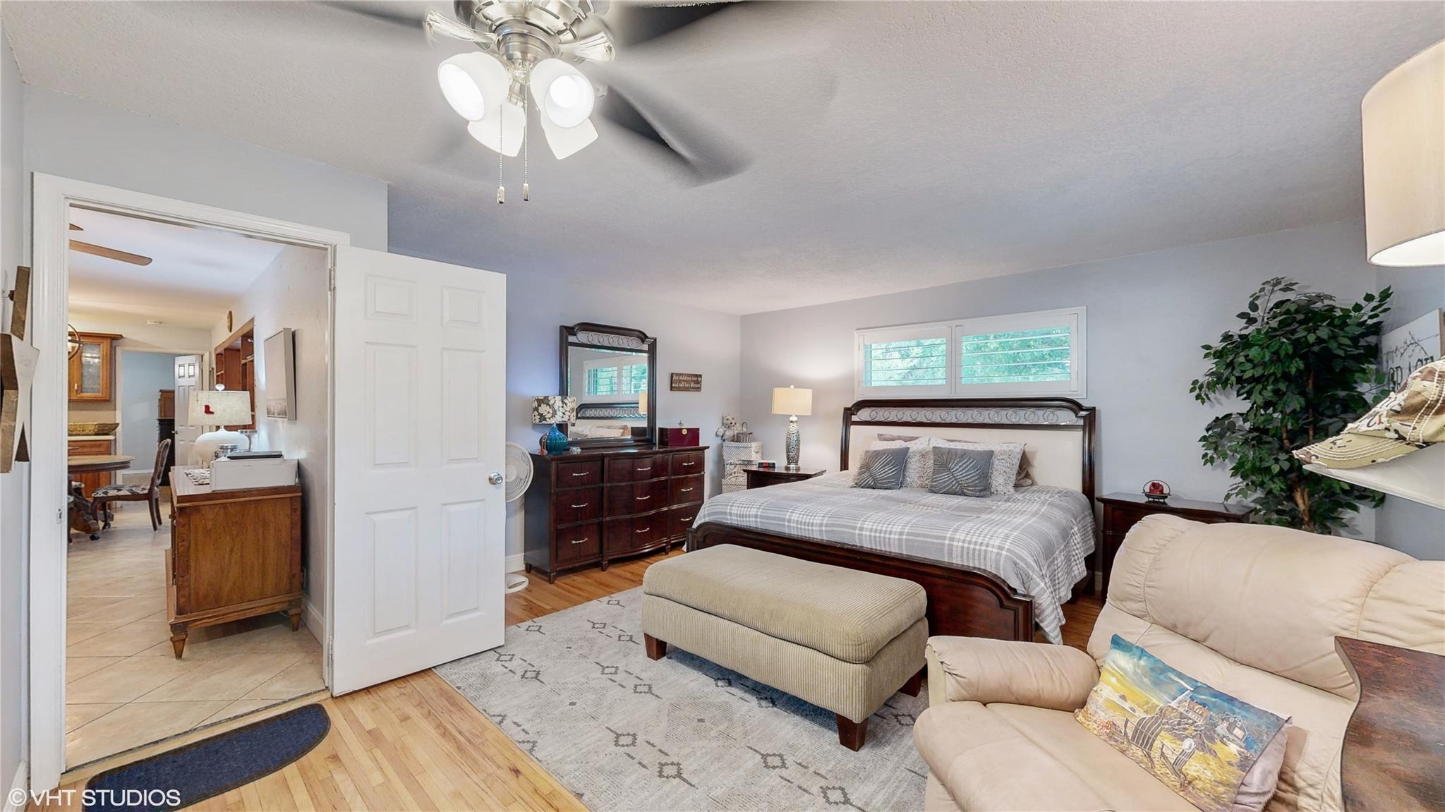 Primary bedroom- 
15'7