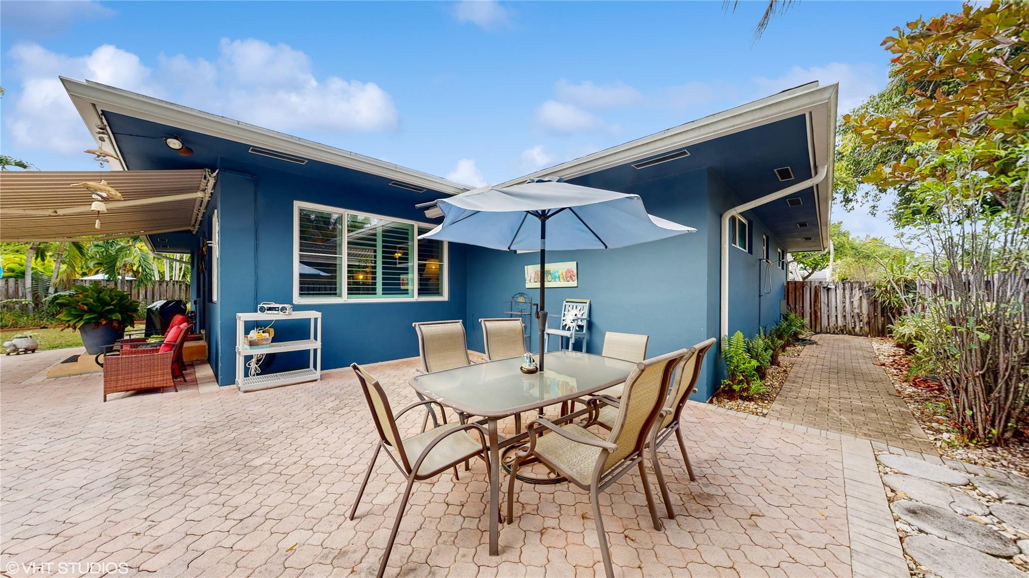 Primary bedroom -
 15'7