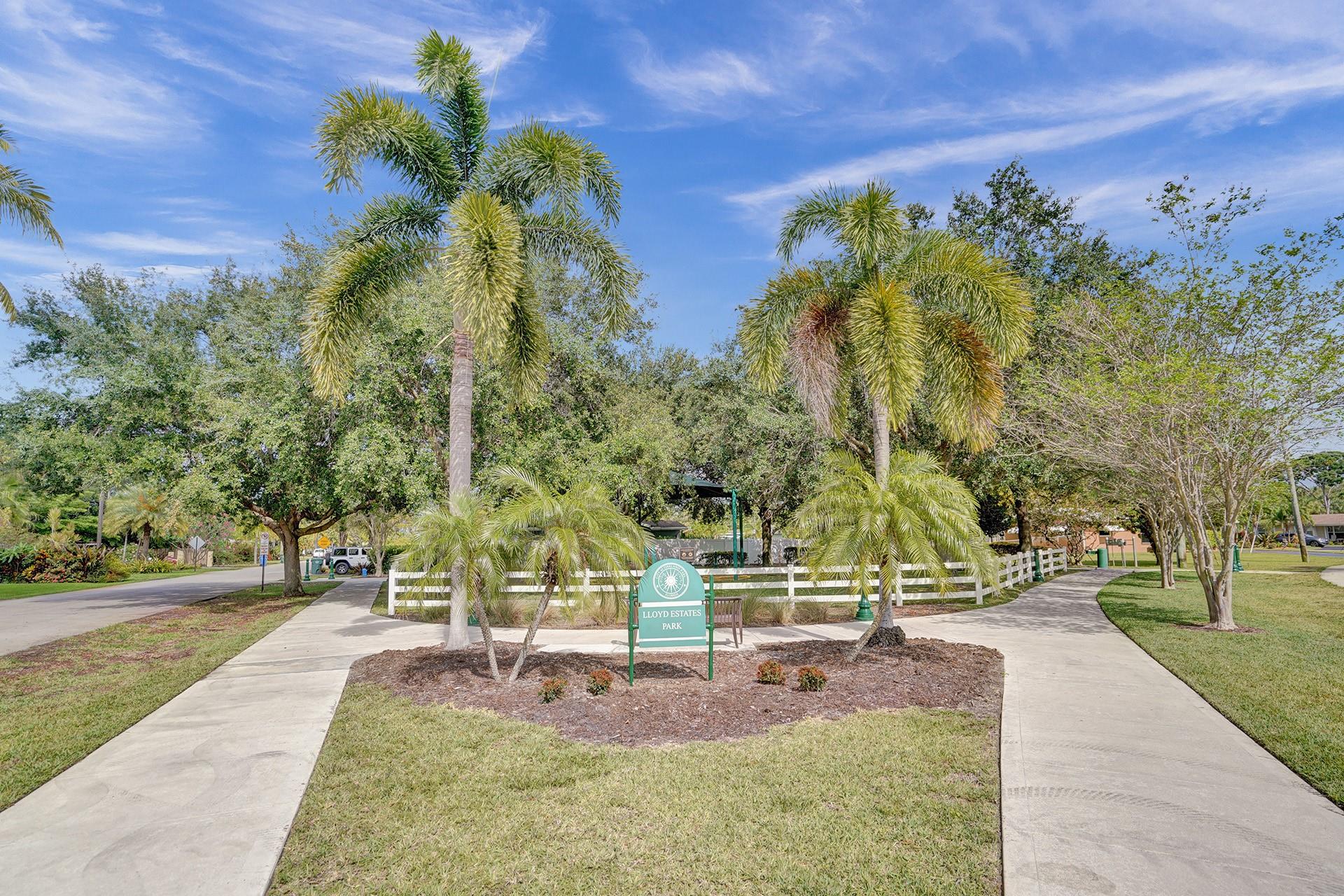 Lloyd Estates Park- 1 block away