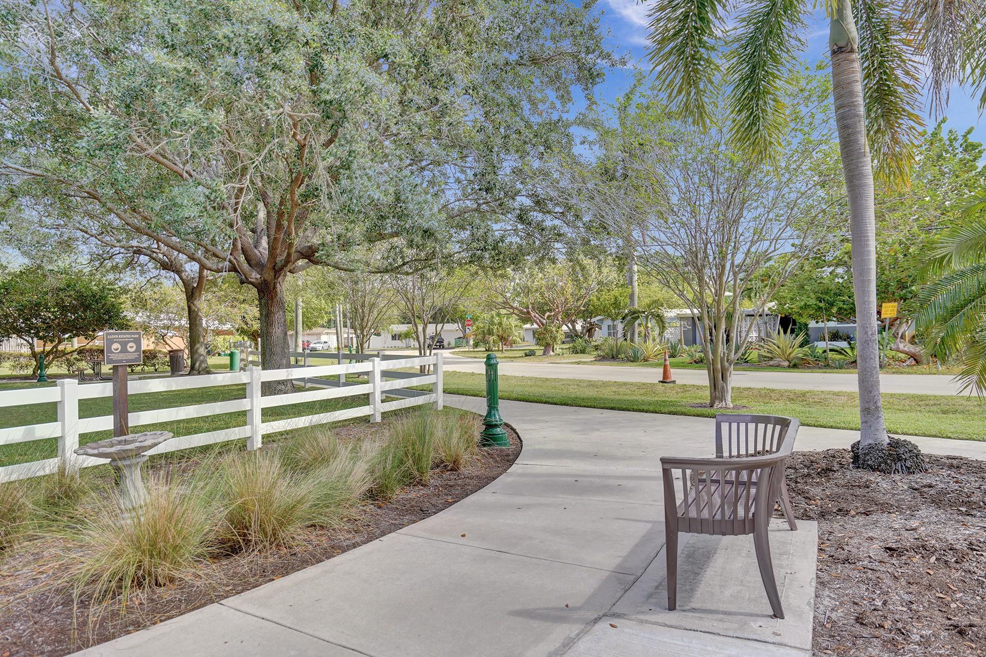 Lloyd Estates Park- 1 block​​‌​​​​‌​​‌‌​​​‌​​‌‌​‌​‌​‌​​​‌​‌​​‌‌‌​​‌ away