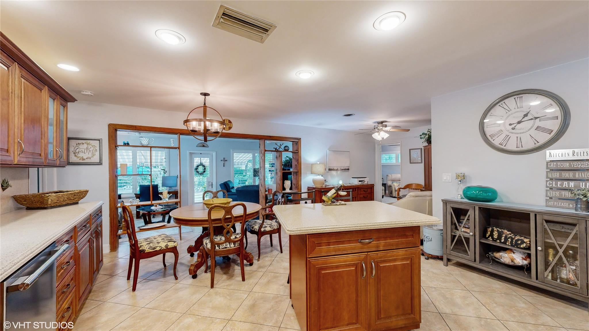 with cooking island 23'5