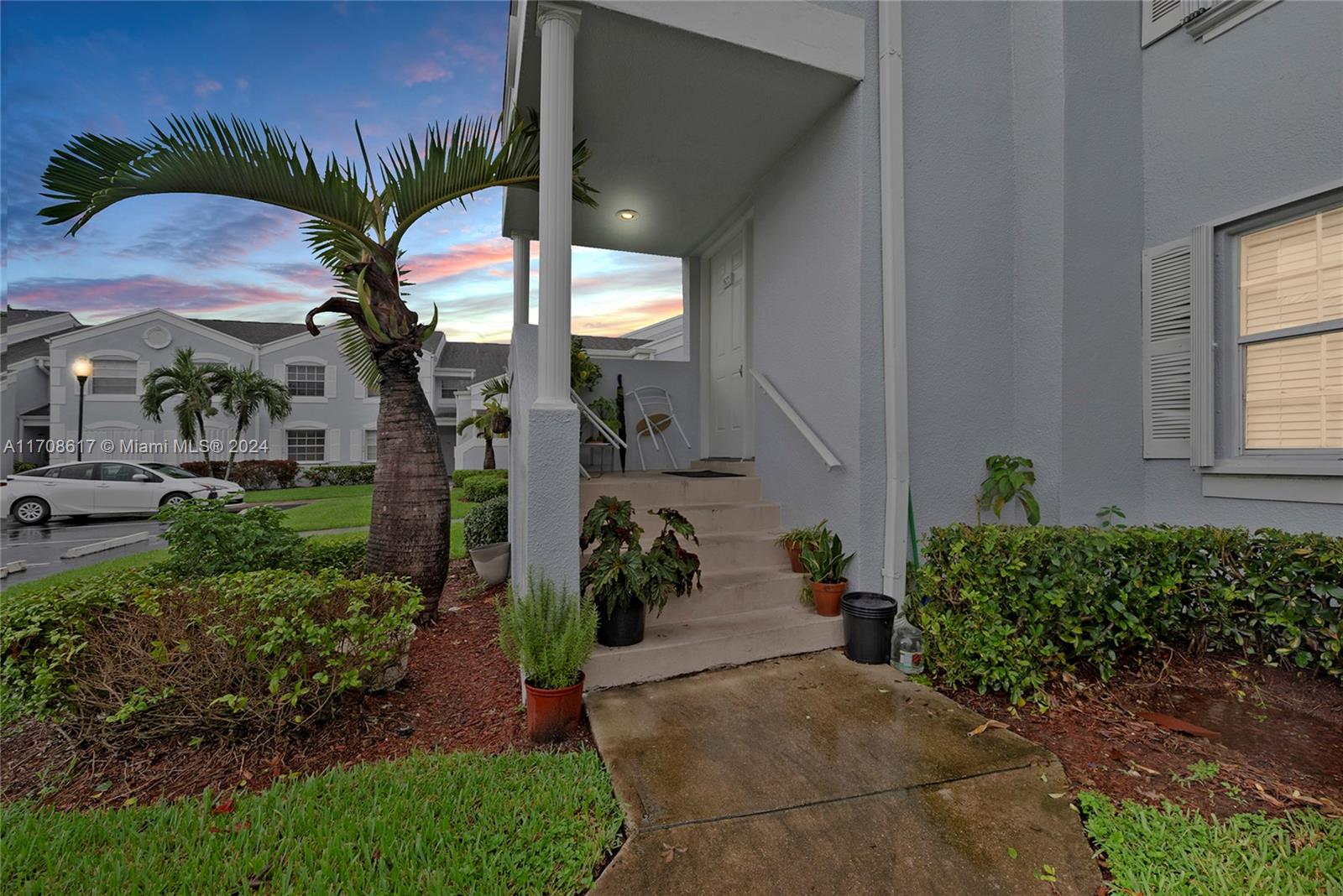 Keys Gate Condo No One