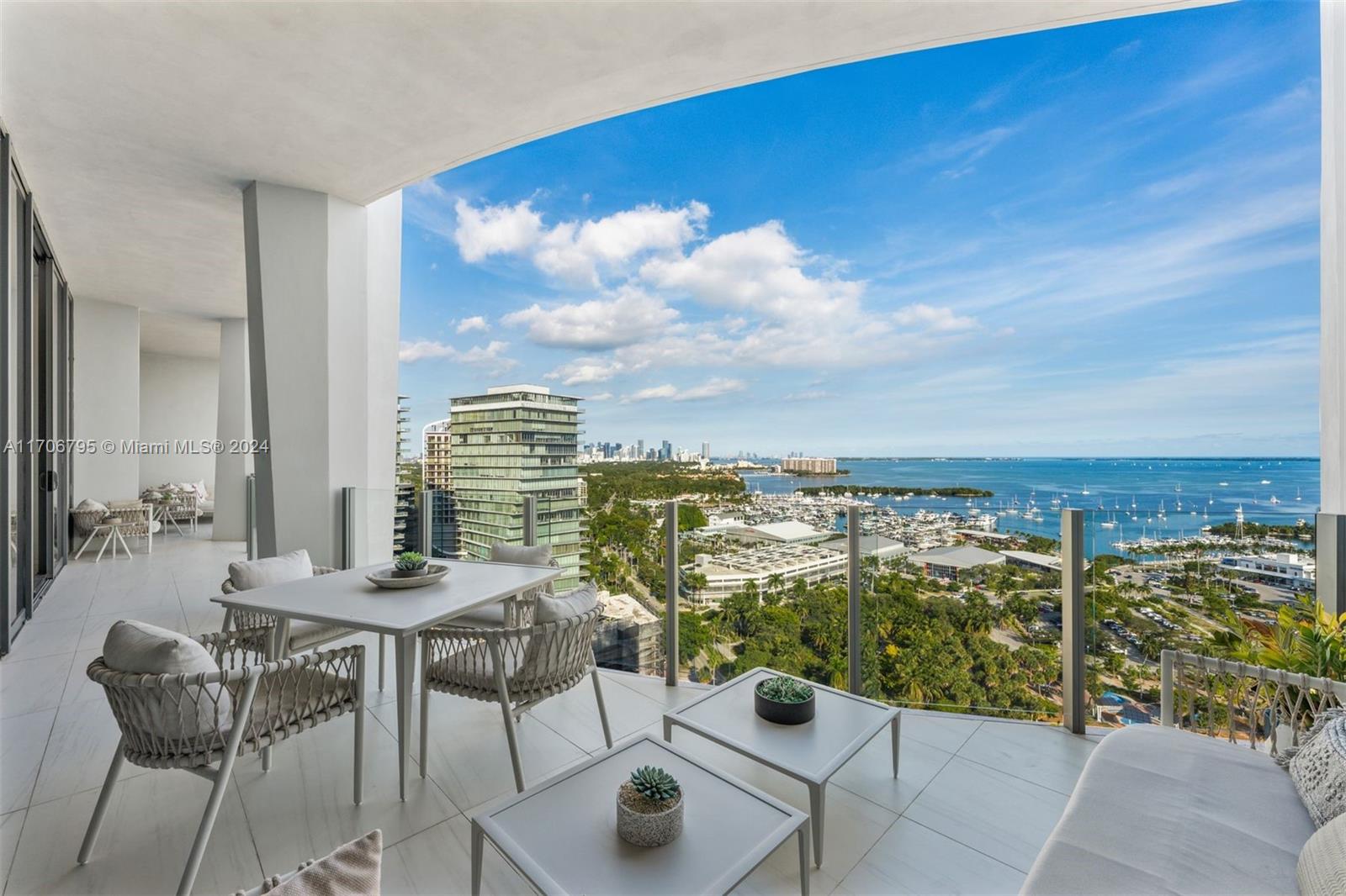Condo for Sale in Miami, FL