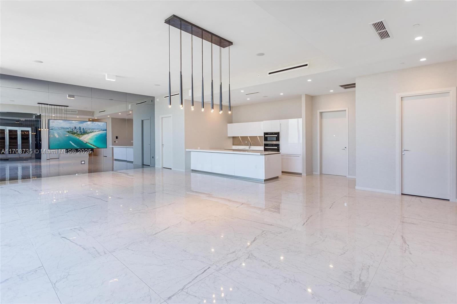 1000 Brickell Plz #UPH6204, Miami FL 33131