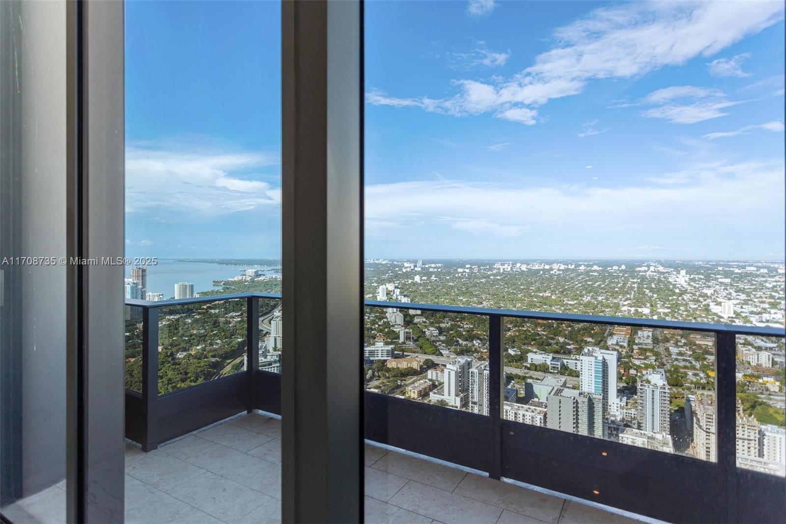 1000 Brickell Plz #UPH6204, Miami FL 33131
