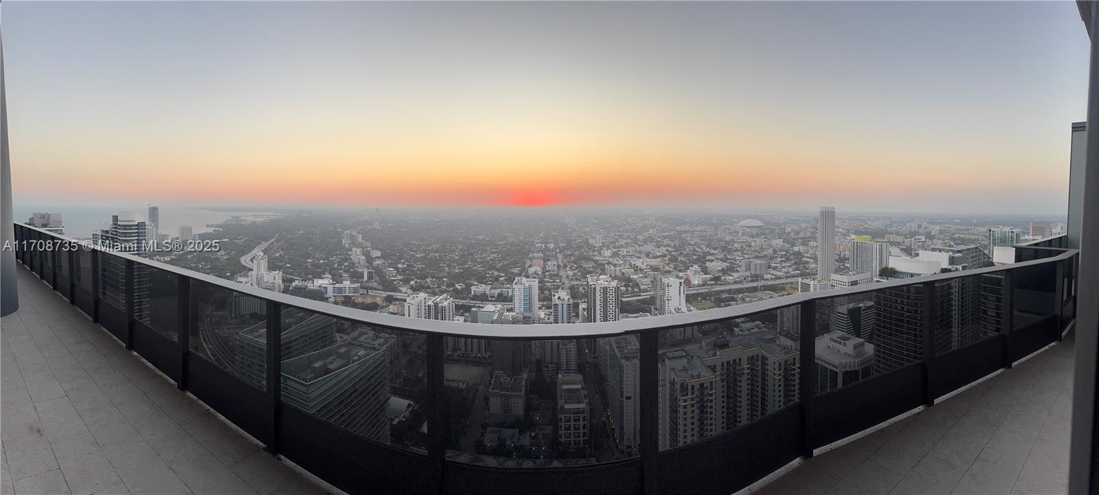 1000 Brickell Plz #UPH6204, Miami FL 33131
