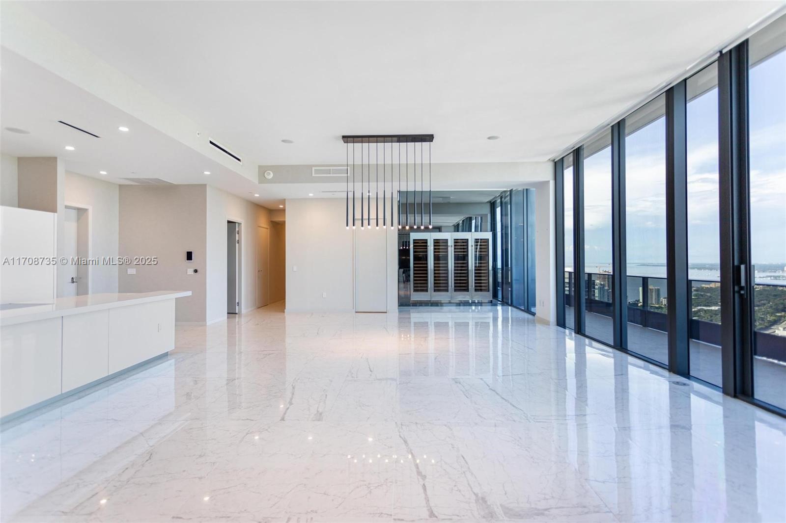 1000 Brickell Plz #UPH6204, Miami FL 33131