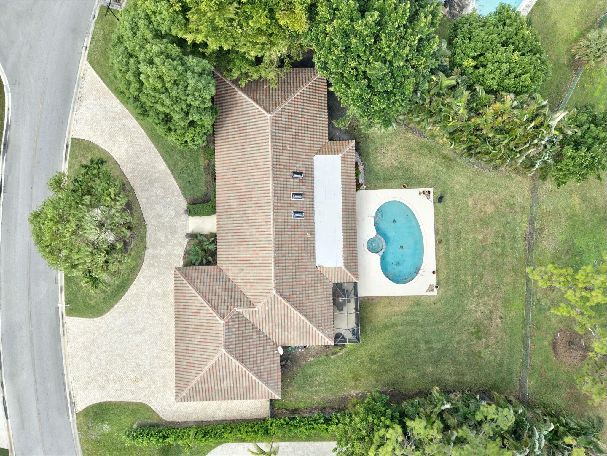 Homes for sale in Atlantis, FL | 581 S Country Club Dr, Atlantis, FL 33462 | MLS# R11045251