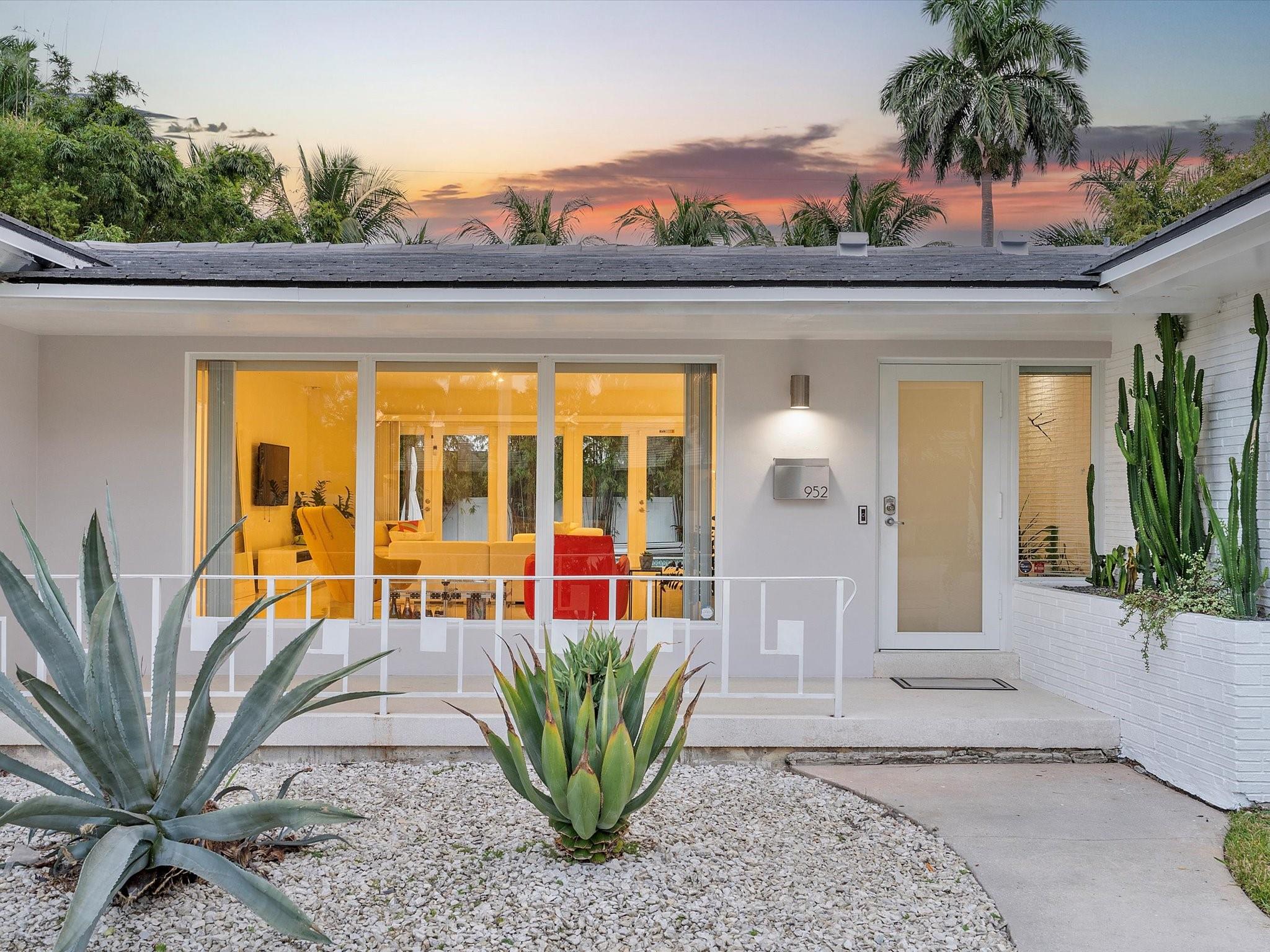 952 Hollywood Blvd Hollywood FL 33019 | F10475379