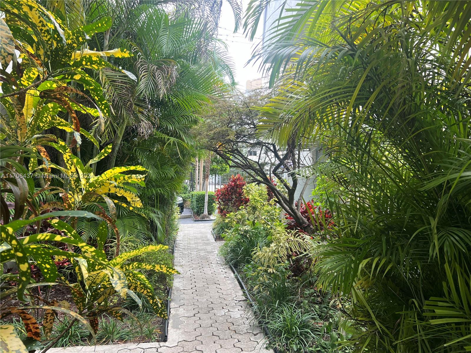 Malcolm Peacocks Sub Of P