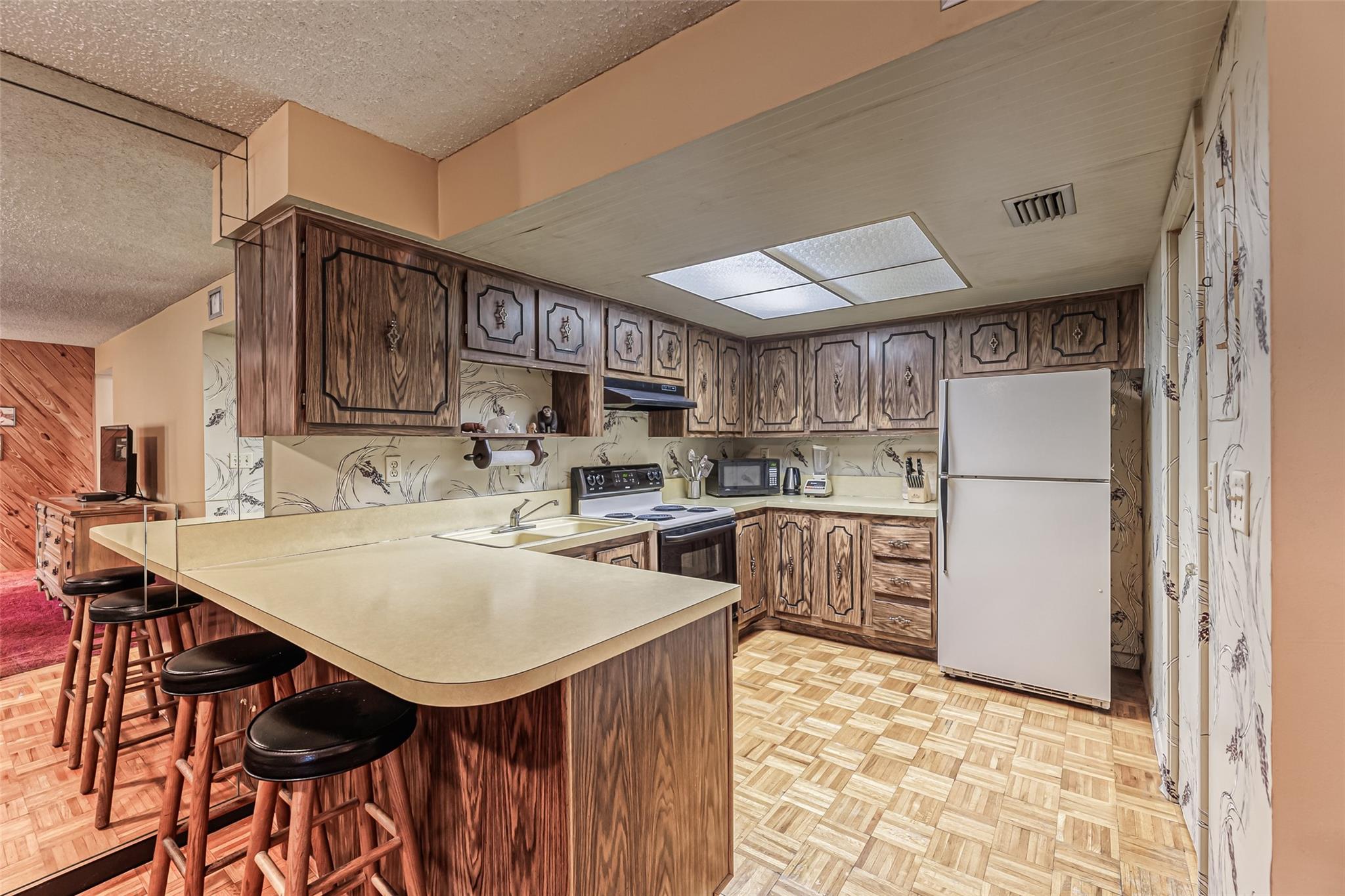 Homes for sale in Tamarac, FL | 73 Ann Lee Ln, Tamarac, FL 33319 | MLS# F10476165