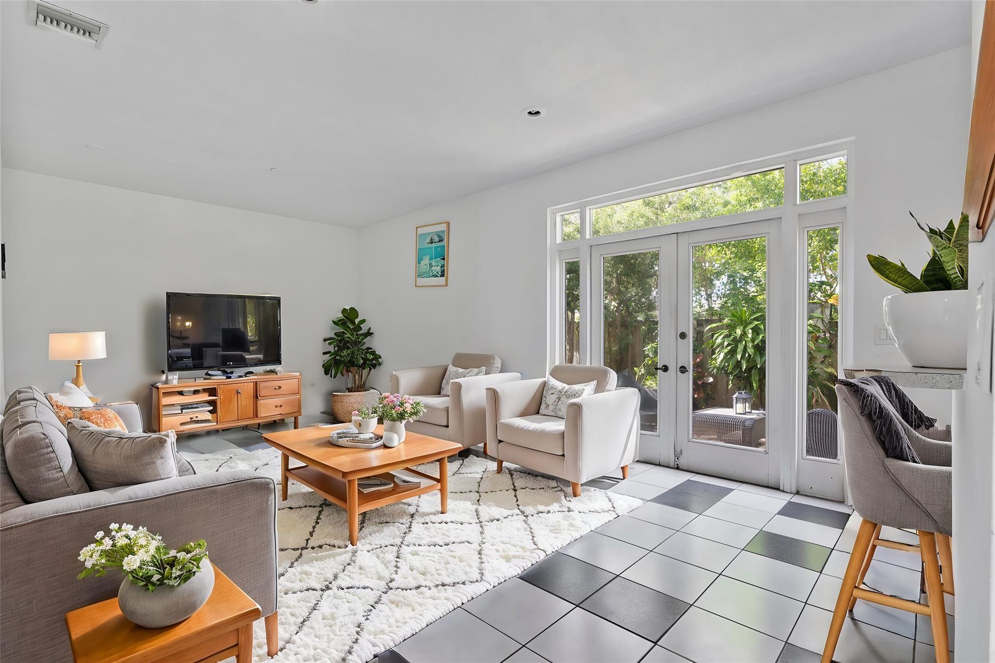 10261 Nw 3rd St Pembroke Pines FL 33026 | F10476358