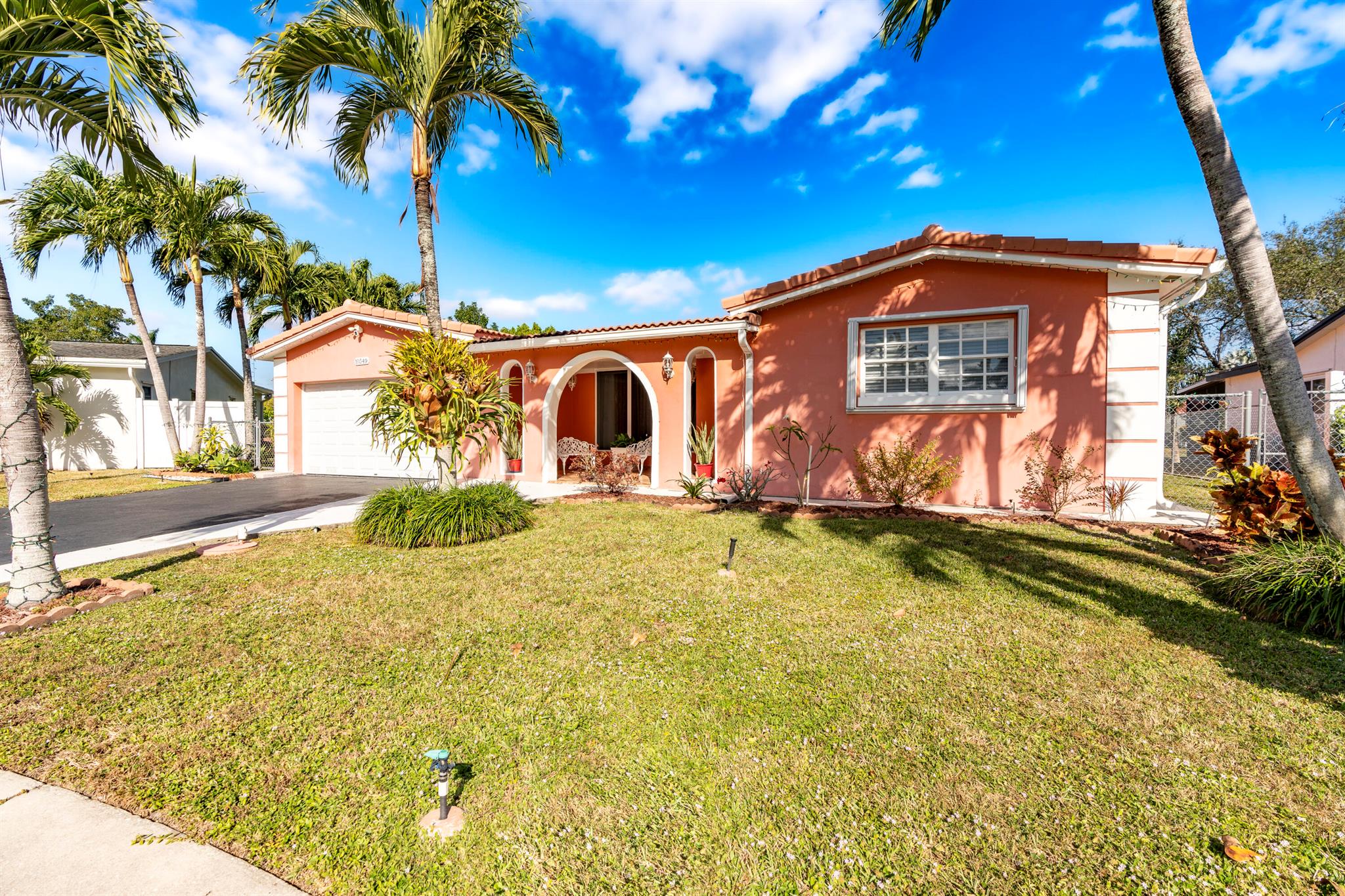 10549 Nw 4th Street Plantation FL 33324 | R11045761