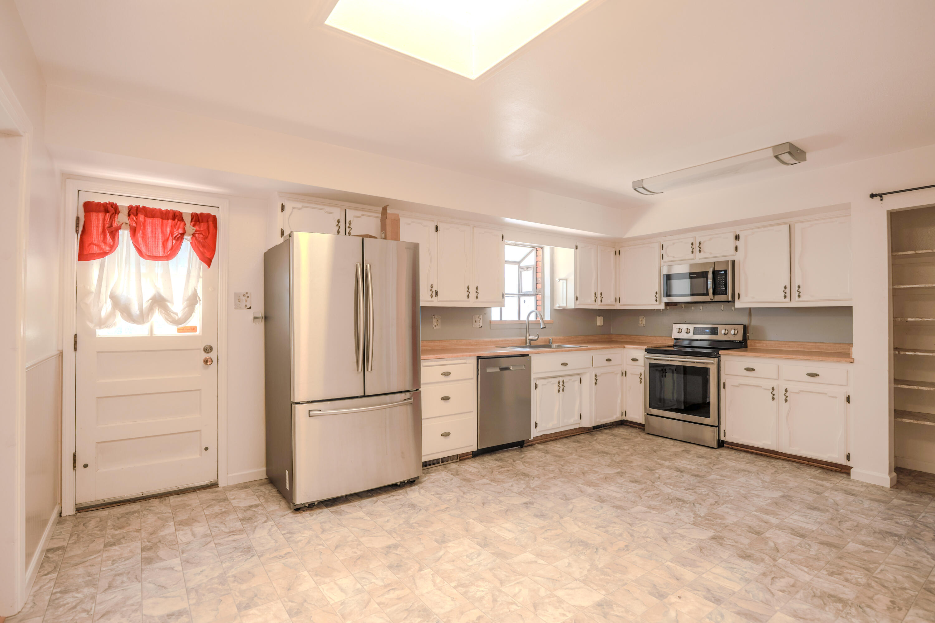 Homes for sale in Albuquerque, NM | 7908 Sierra Azul Ave Ne, Albuquerque, NM 87110 | MLS# 1075417