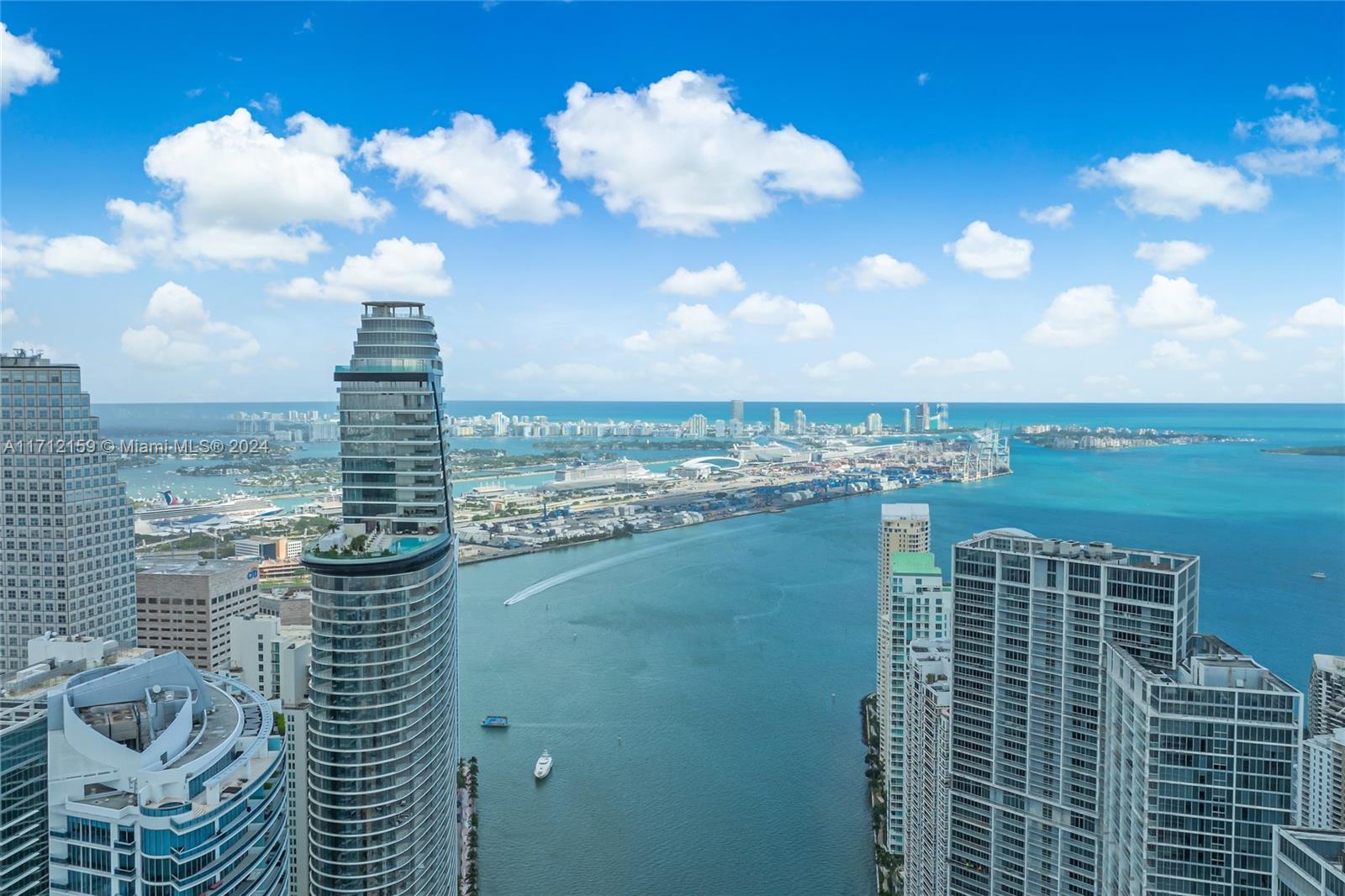 Condo for Sale in Miami, FL