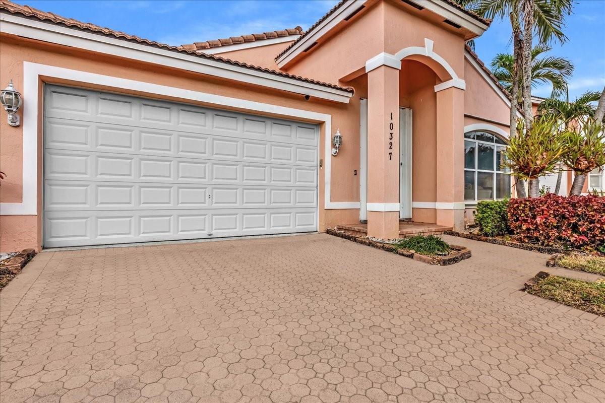 10327 Sw 16th St, Pembroke Pines, FL 33025, 3 Bedrooms , 2 Bathrooms ,Single Family Residence,Off Market,F10477005, Horizon Palm Realty Group