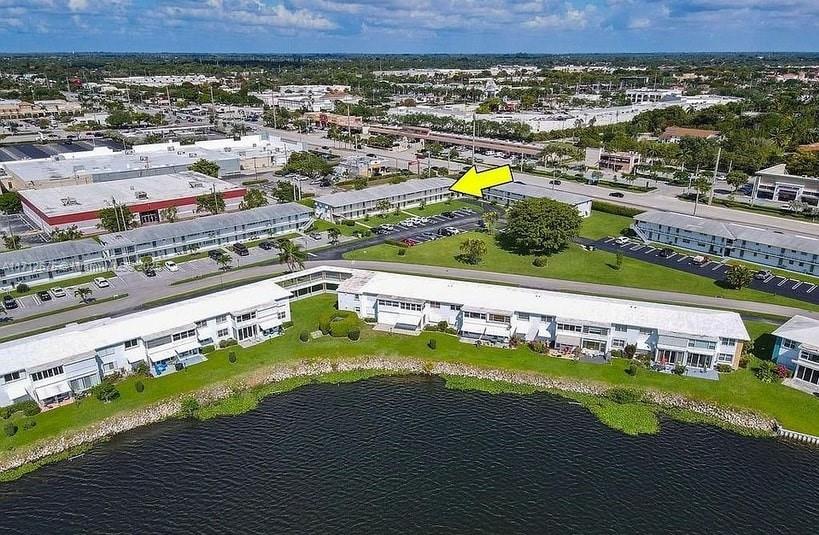 Leisureville Lake Condo