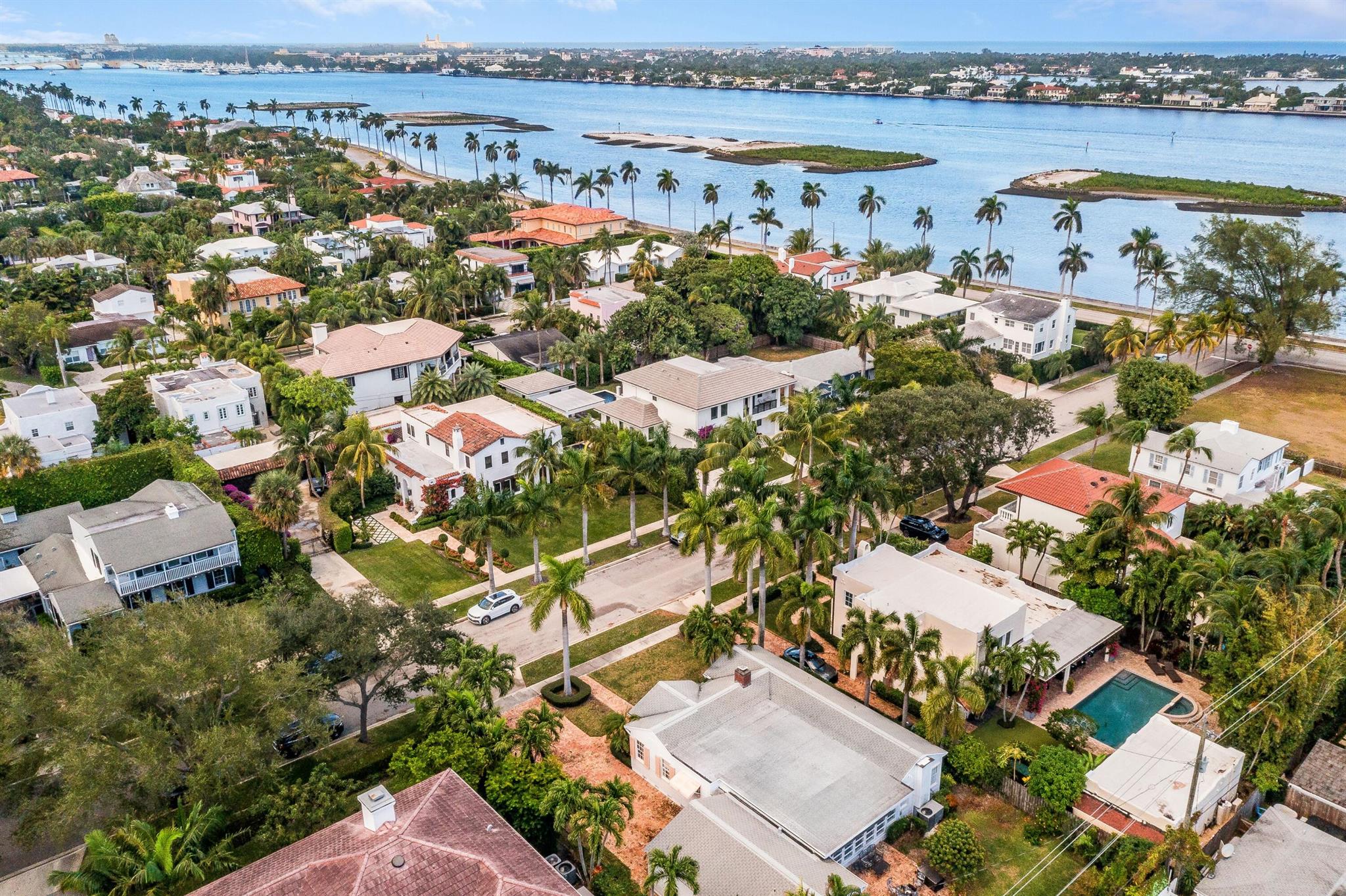 Homes for sale in West Palm Beach, FL | 212 Dyer Road, West Palm Beach, FL 33405 | MLS# R11046488