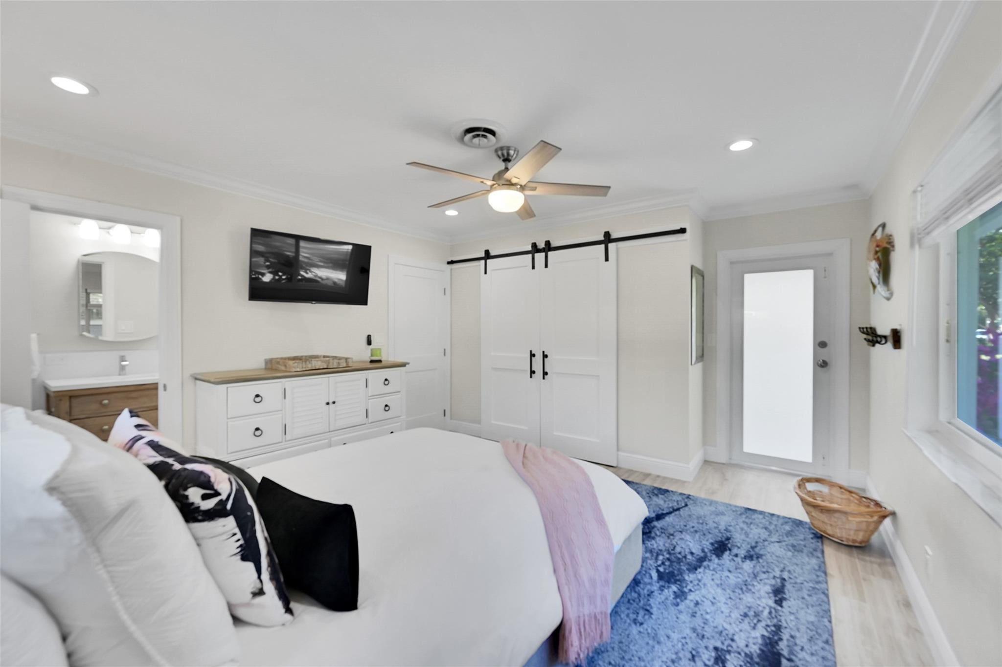 2nd bedroom with private entrance...