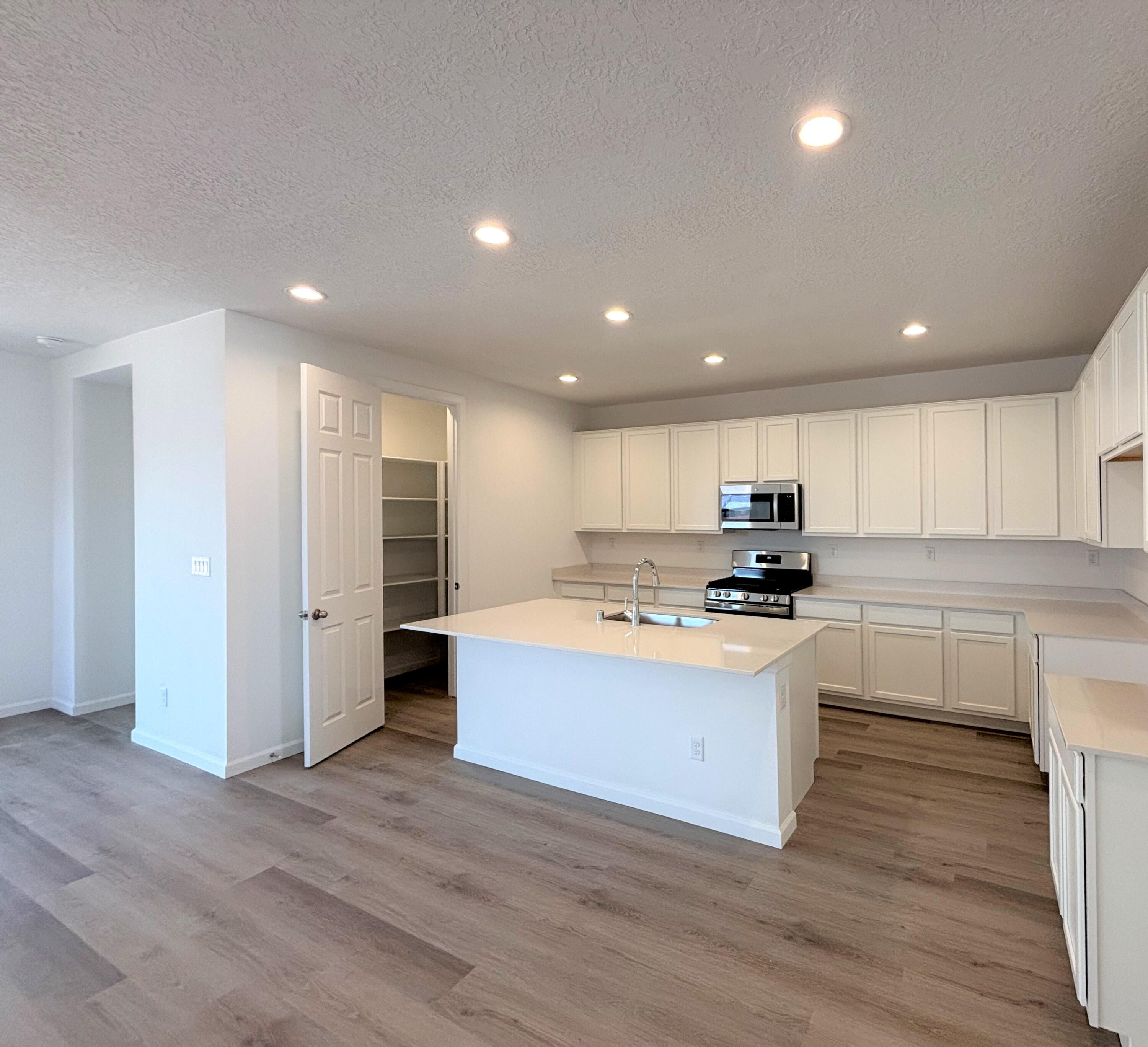 Homes for sale in Los Lunas, NM | 1433 N Valle De Colores St Nw, Los Lunas, NM 87031 | MLS# 1075568