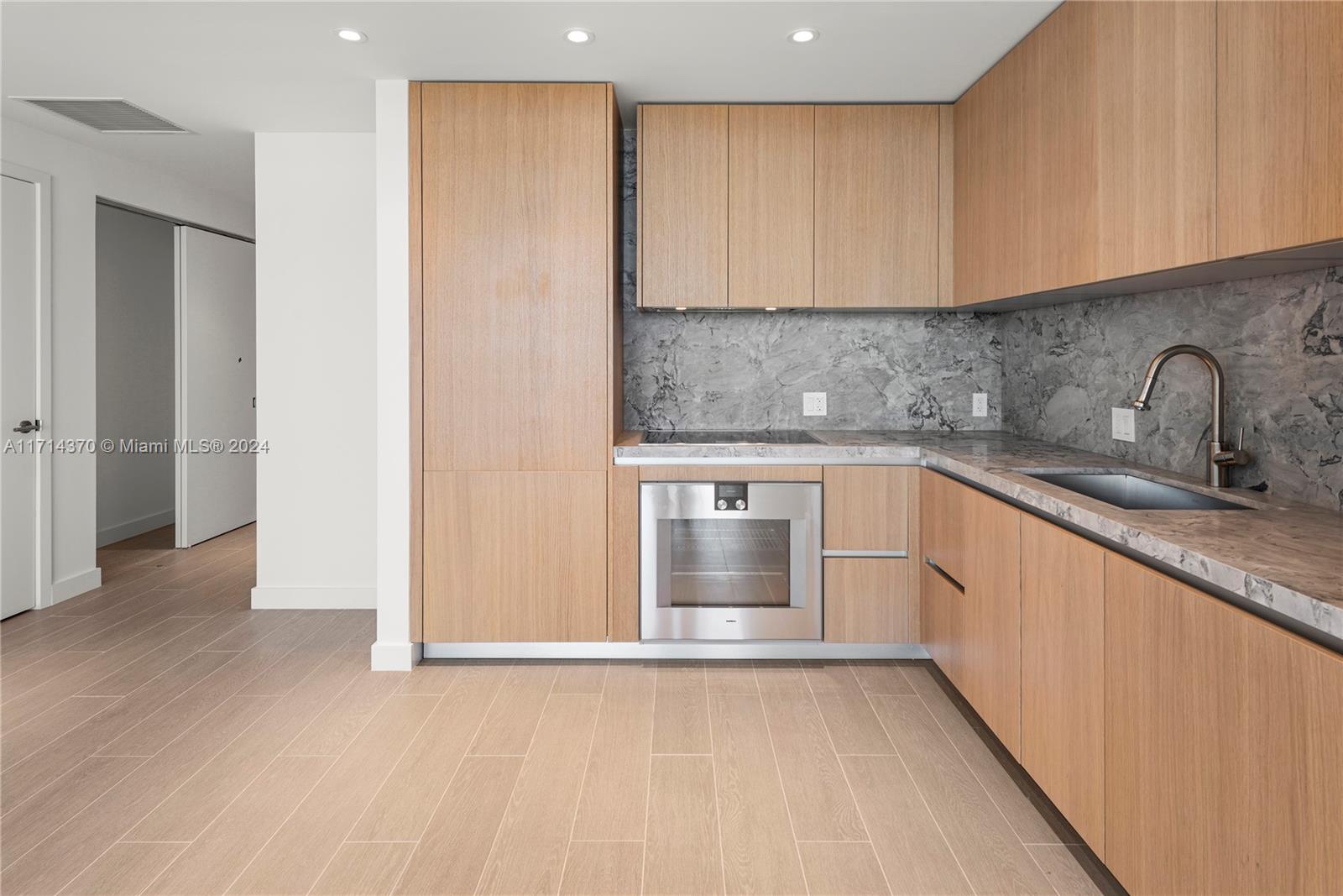 500 Alton Rd #908, Miami Beach FL 33139
