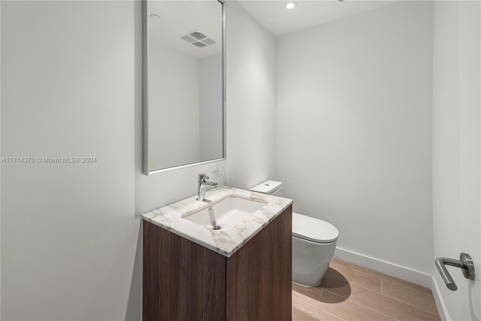 500 Alton Rd #908, Miami Beach FL 33139
