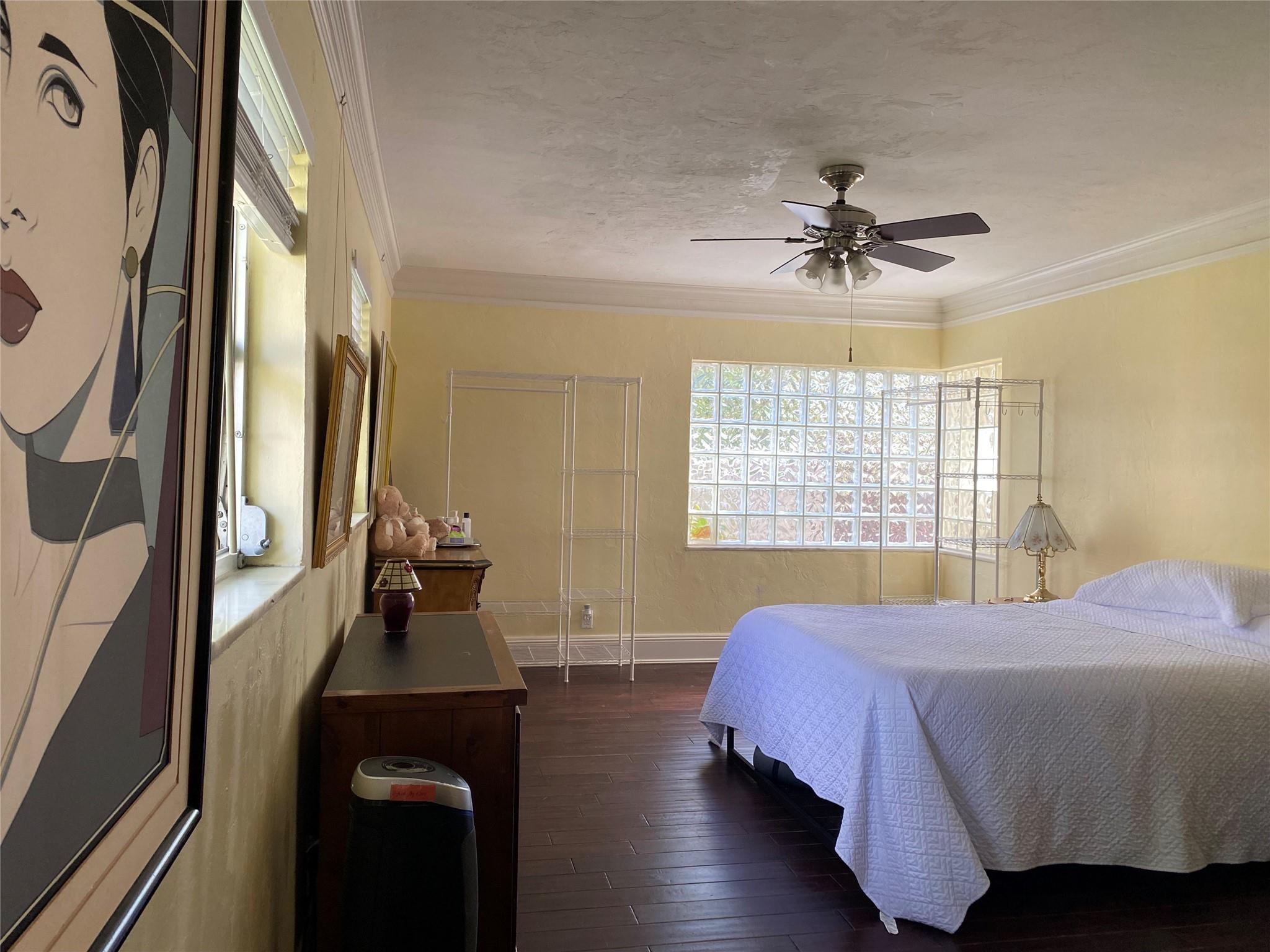 Master bedroom #1 facing E