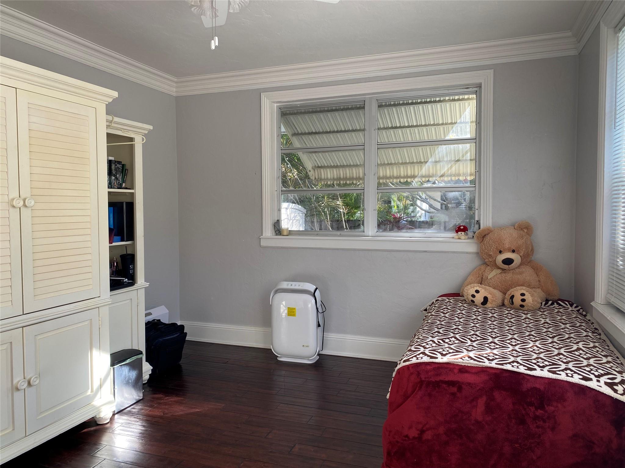 Master bedroom #2 facing E