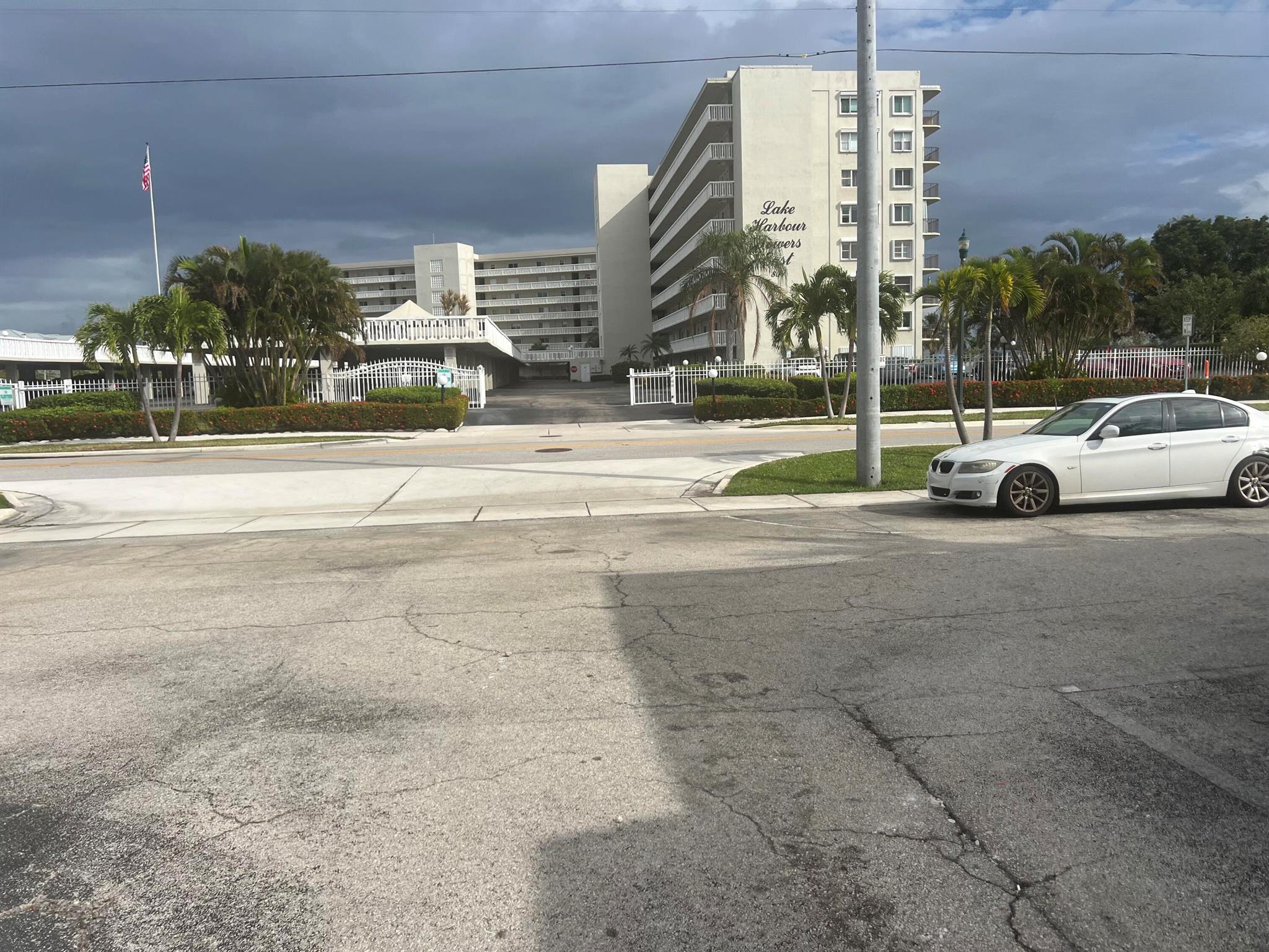 Homes for sale in Lake Park, FL | 810 Lake Shore Dr #39, Lake Park, FL 33403 | MLS# R11047561