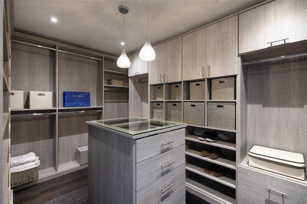 Custom Walk-In Closet