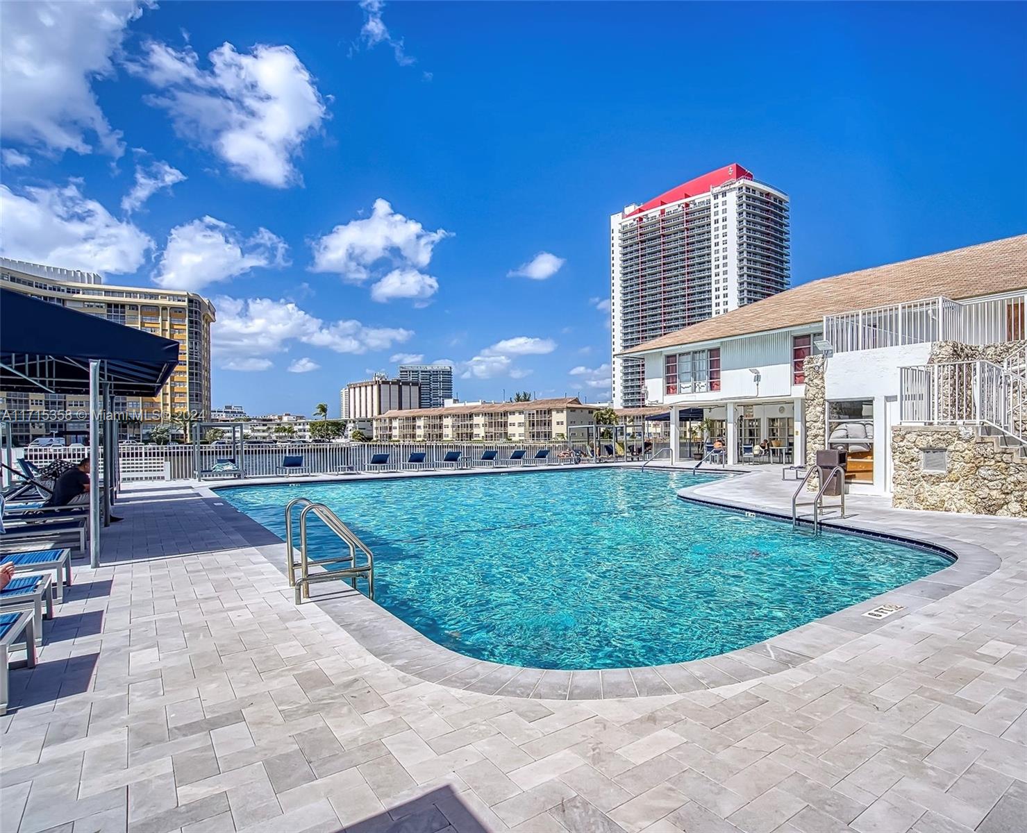 Plaza Towers South Condo