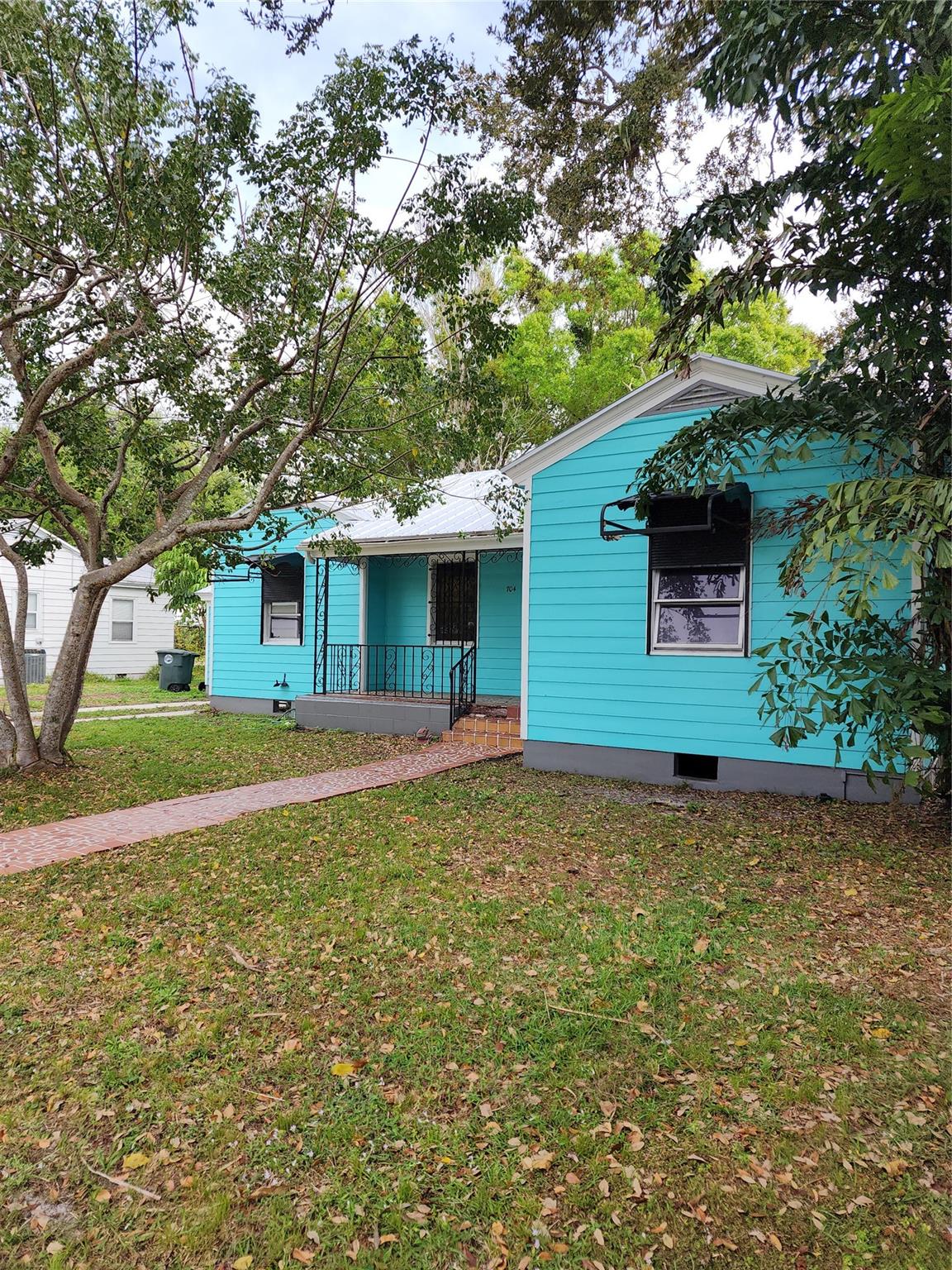 Homes for sale in Fort Pierce, FL | 704 Beach Ct, Fort Pierce, FL 34950 | MLS# F10478224