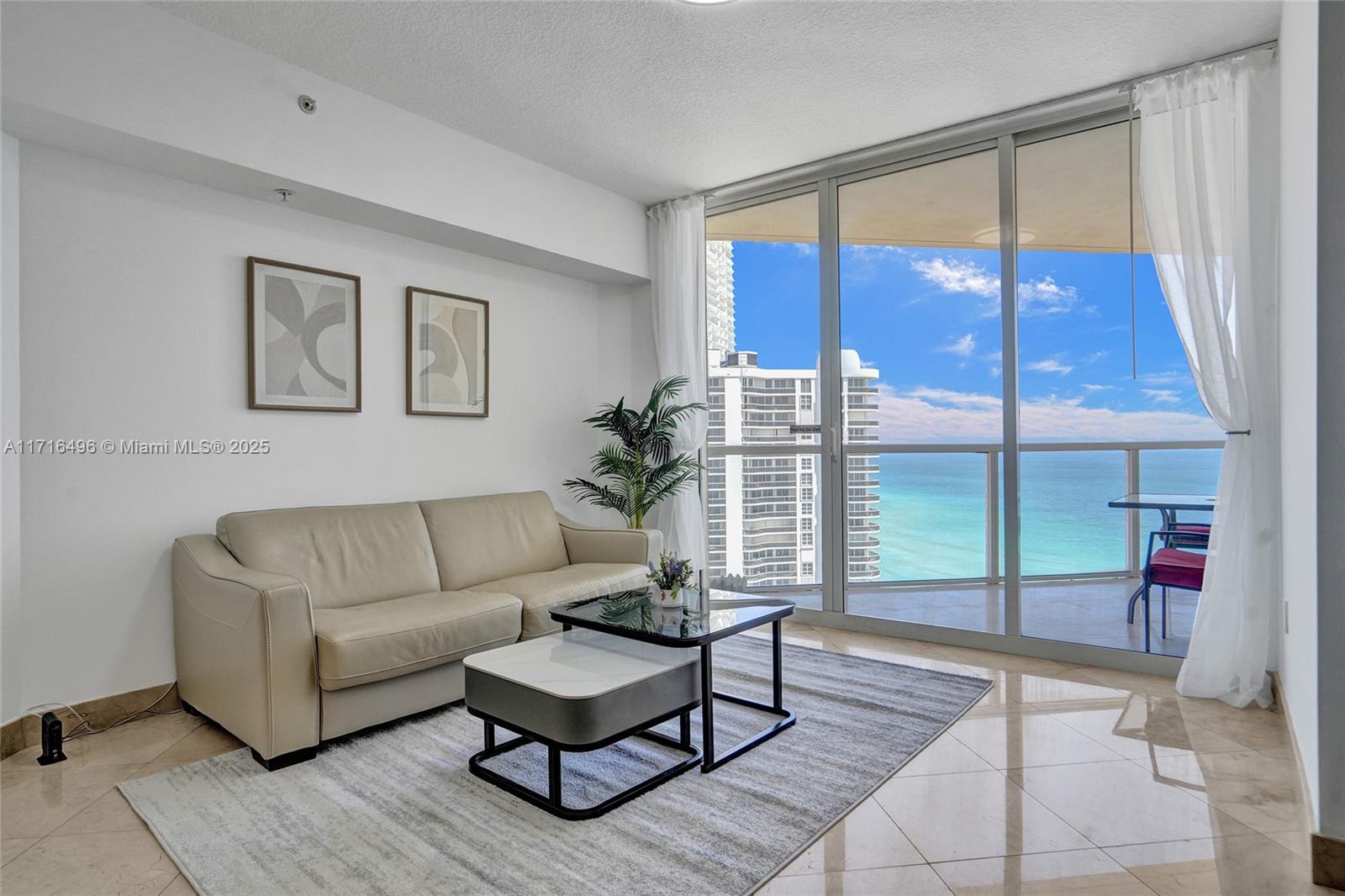 La Perla Condo