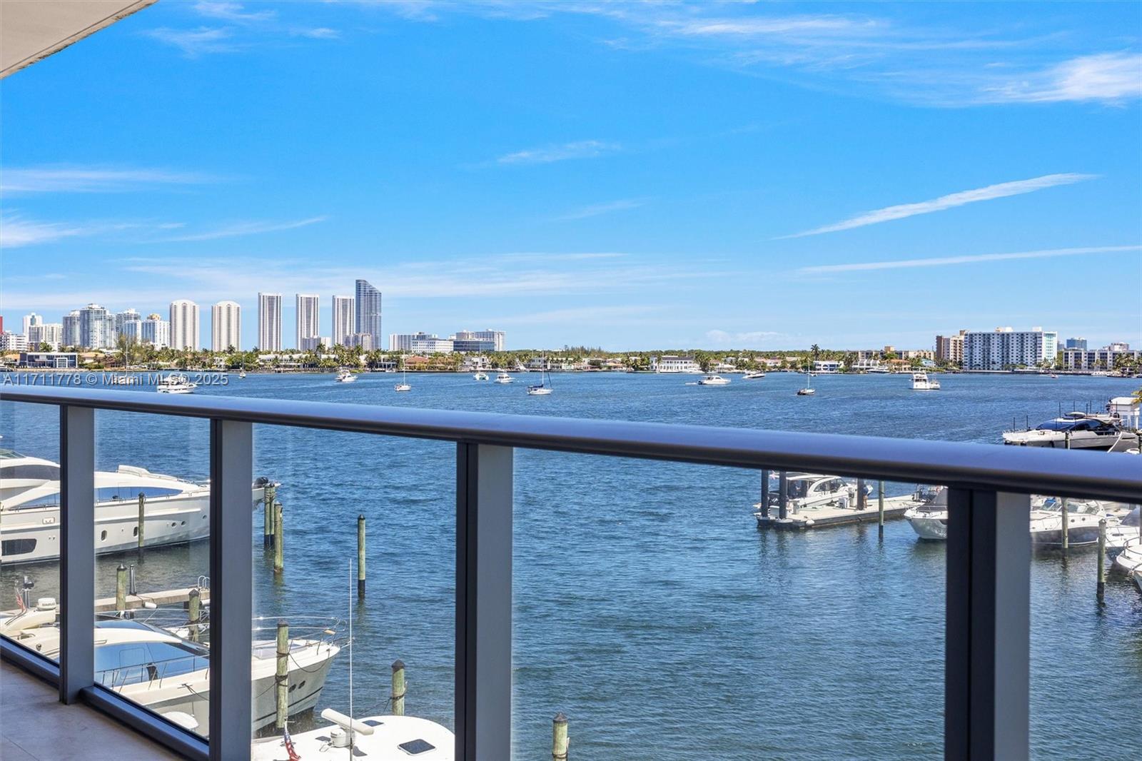 Apartamento en Venta en North Miami Beach, FL