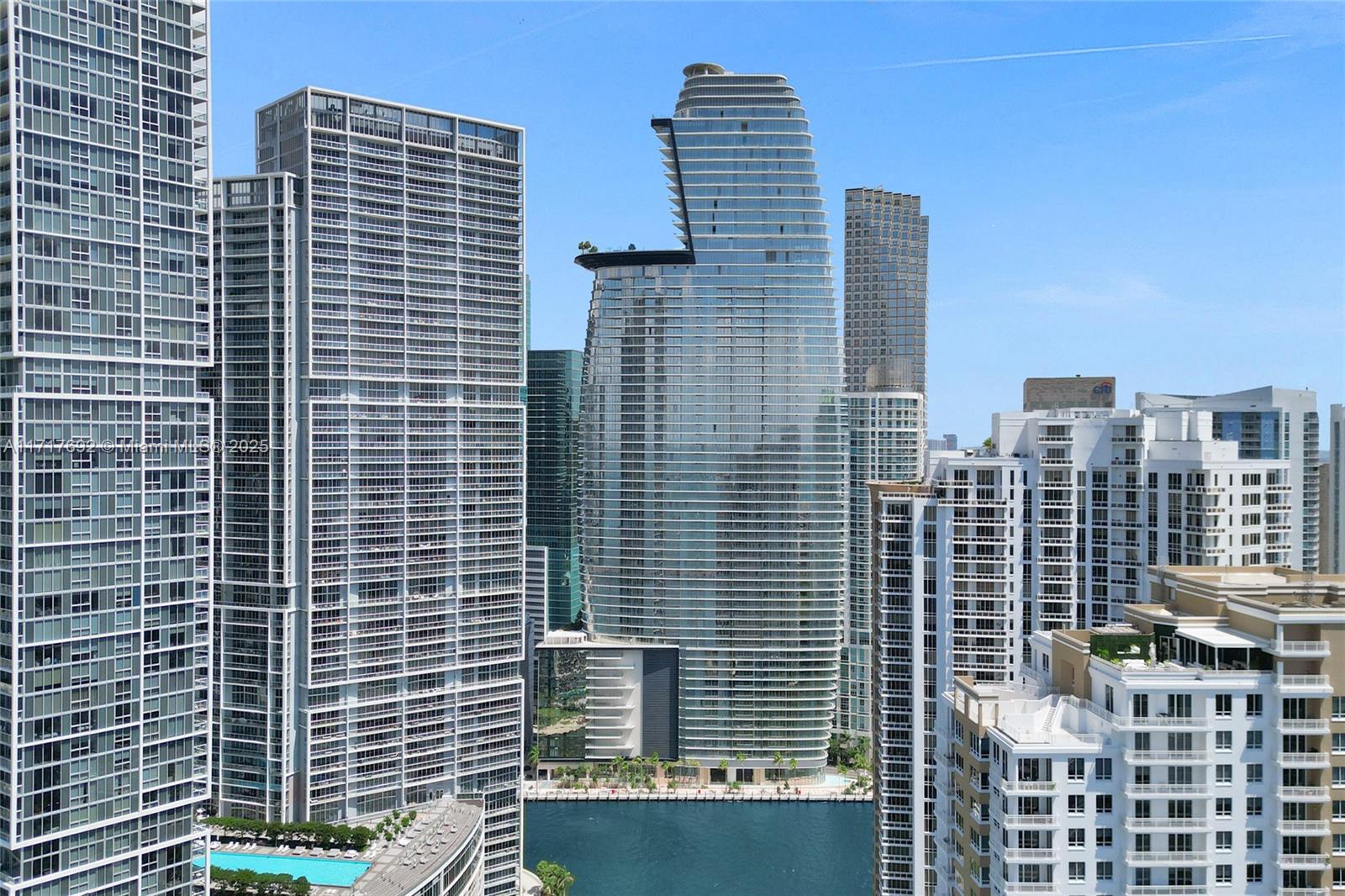 Condo for Sale in Miami, FL