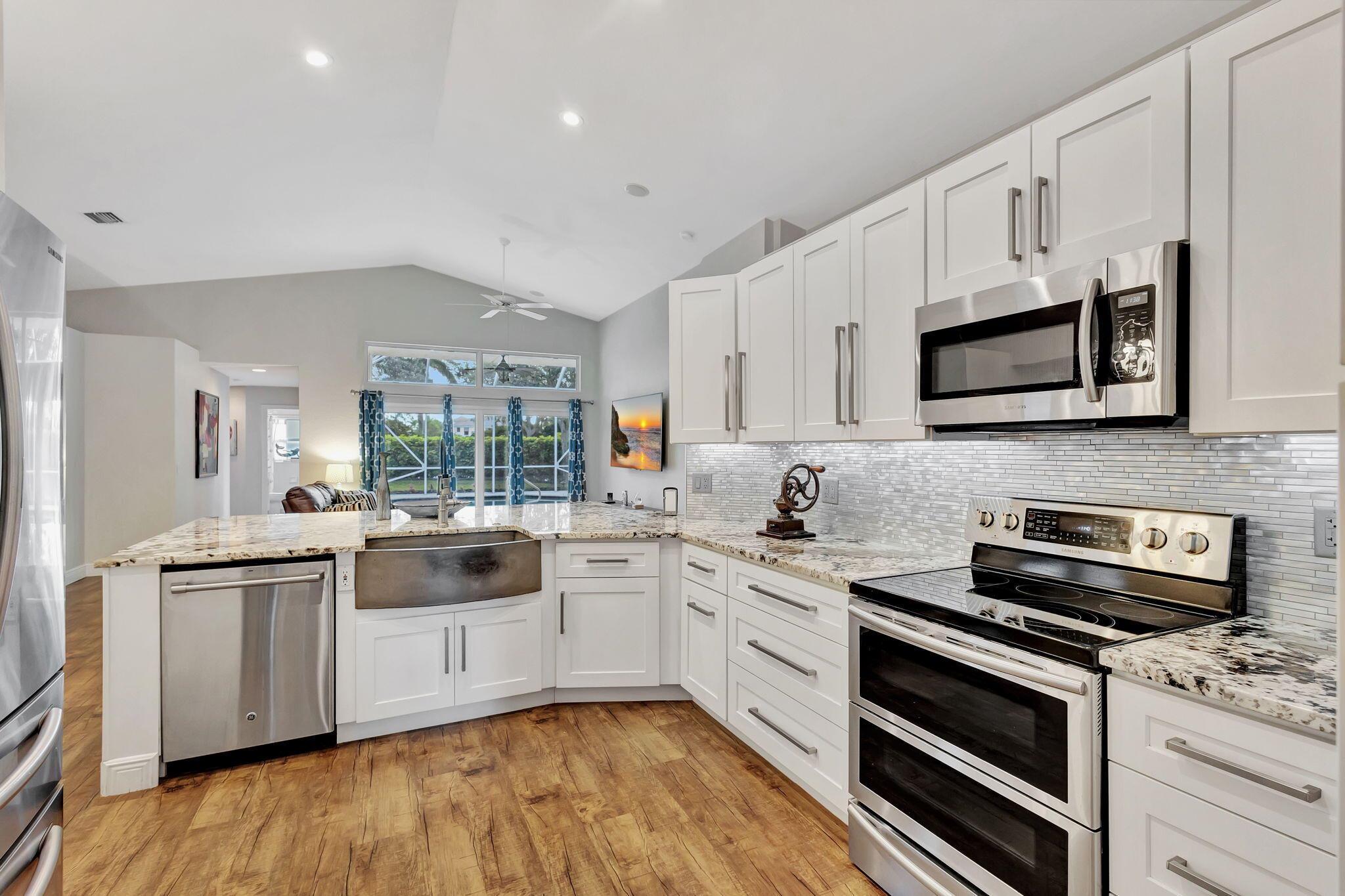 Homes for sale in Wellington, FL | 4174 Bahia Isle Circle, Wellington, FL 33449 | MLS# R11049469