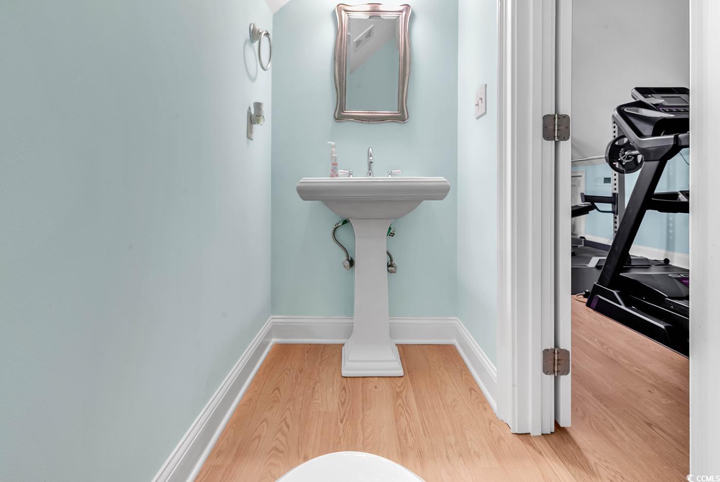 2500421 | Photo 23