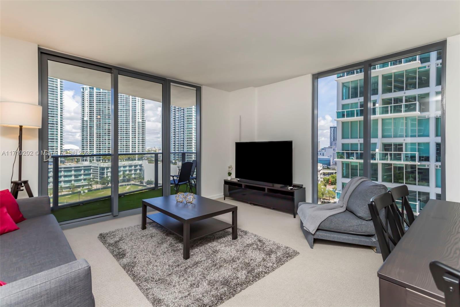 Apartamento para Alugar em Miami, FL