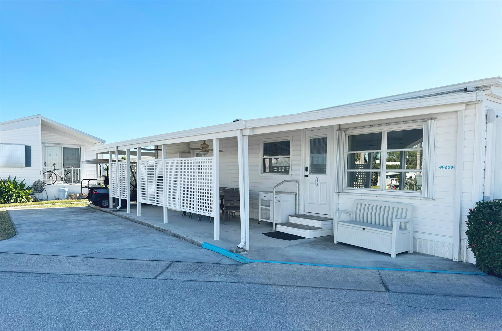 Homes for sale in Briny Breezes, FL | 208 Flamingo Dr N #N, Briny Breezes, FL 33435 | MLS# R11049678