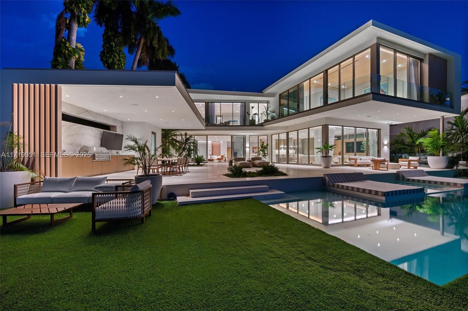 424 Rivo Alto Dr Miami Beach, FL 33139