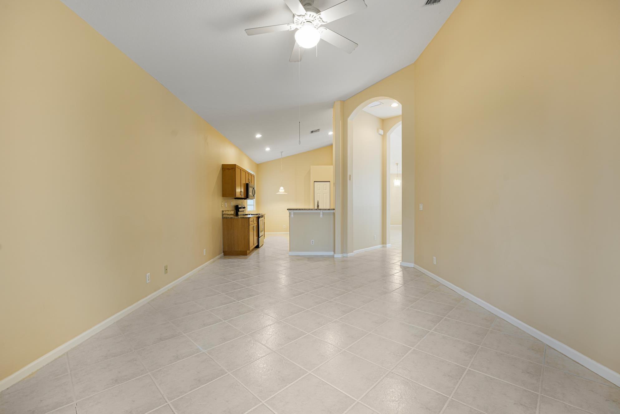 Large Family Room Overlooking the Lake!