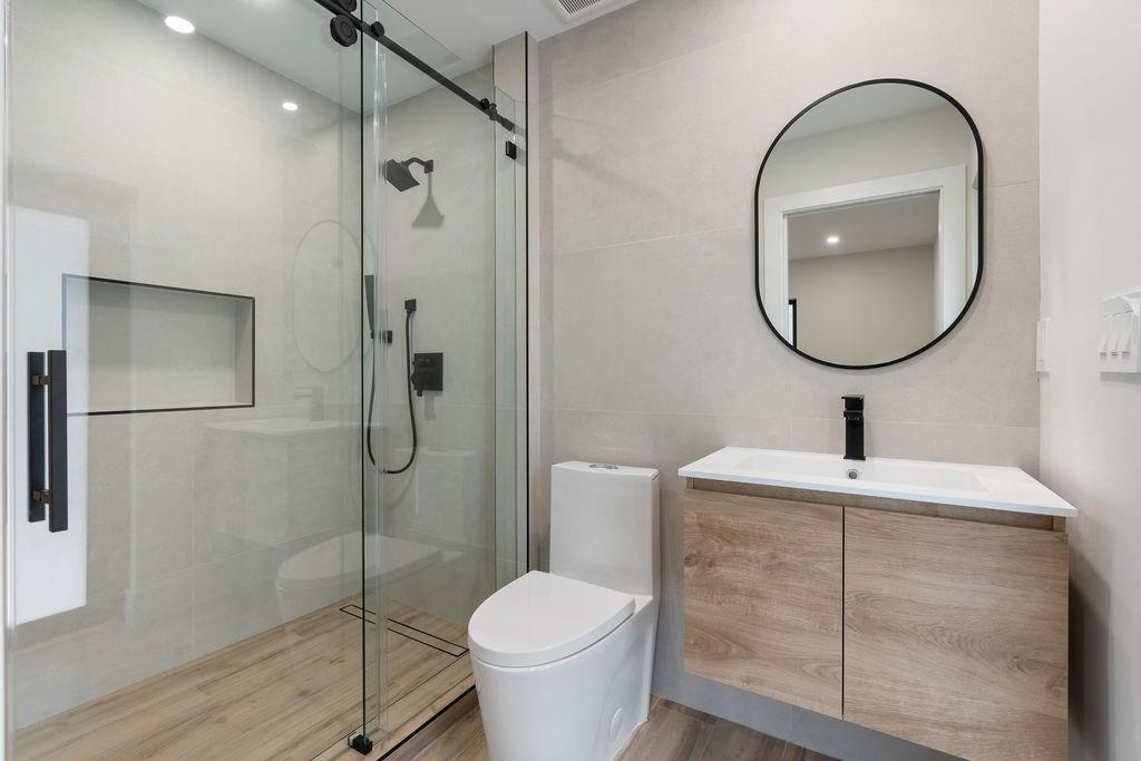 Bathroom 3 (on-suite)