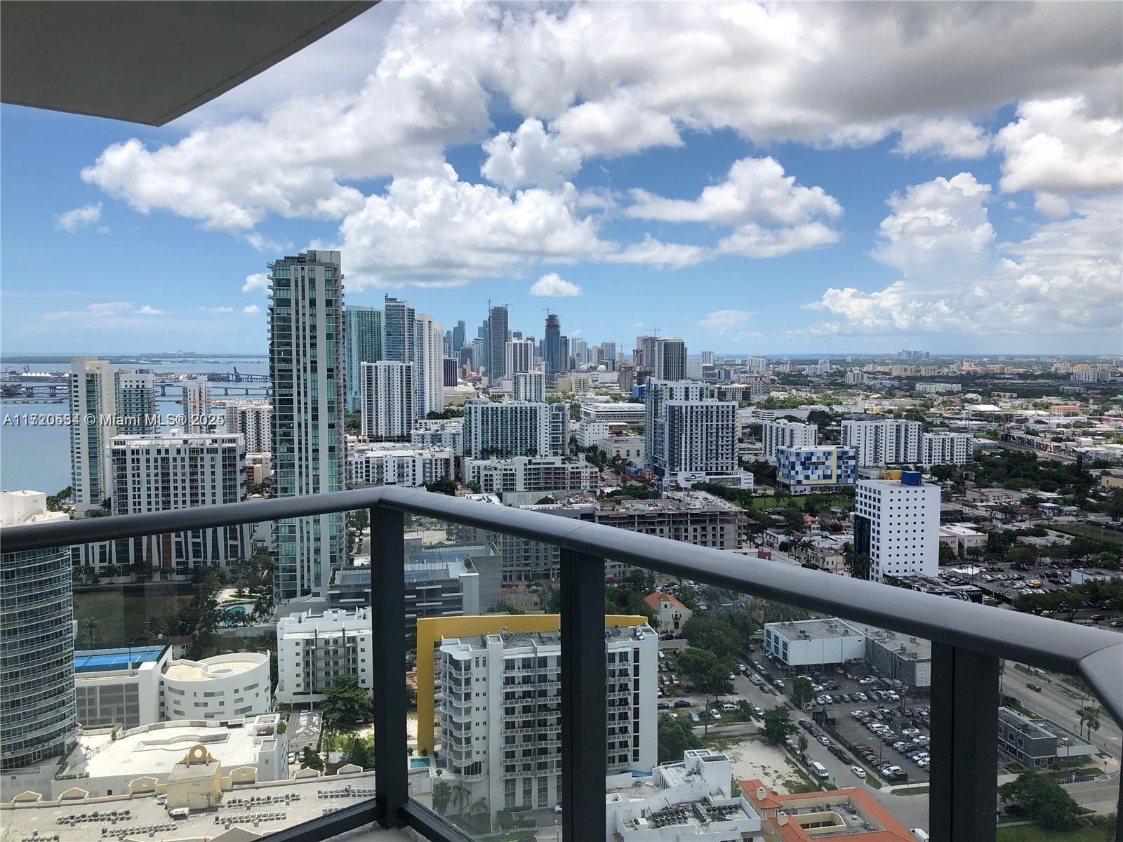 Condo for Sale in Miami, FL