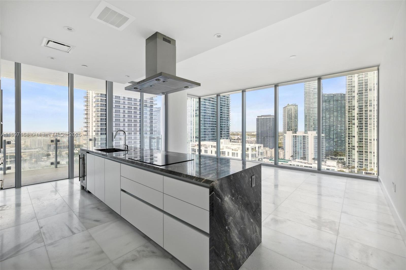 Condo for Sale in Miami, FL
