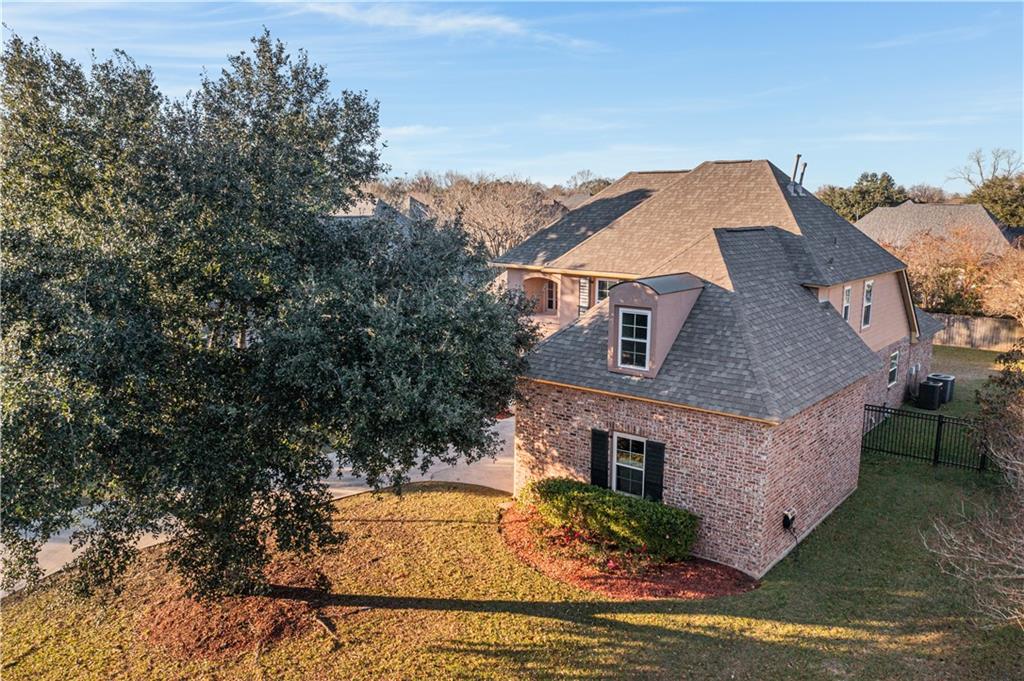 Homes for sale in Prairieville, LA | 38174 Jefferson Crossing Ave, Prairieville, LA 70769 | MLS# 2480881