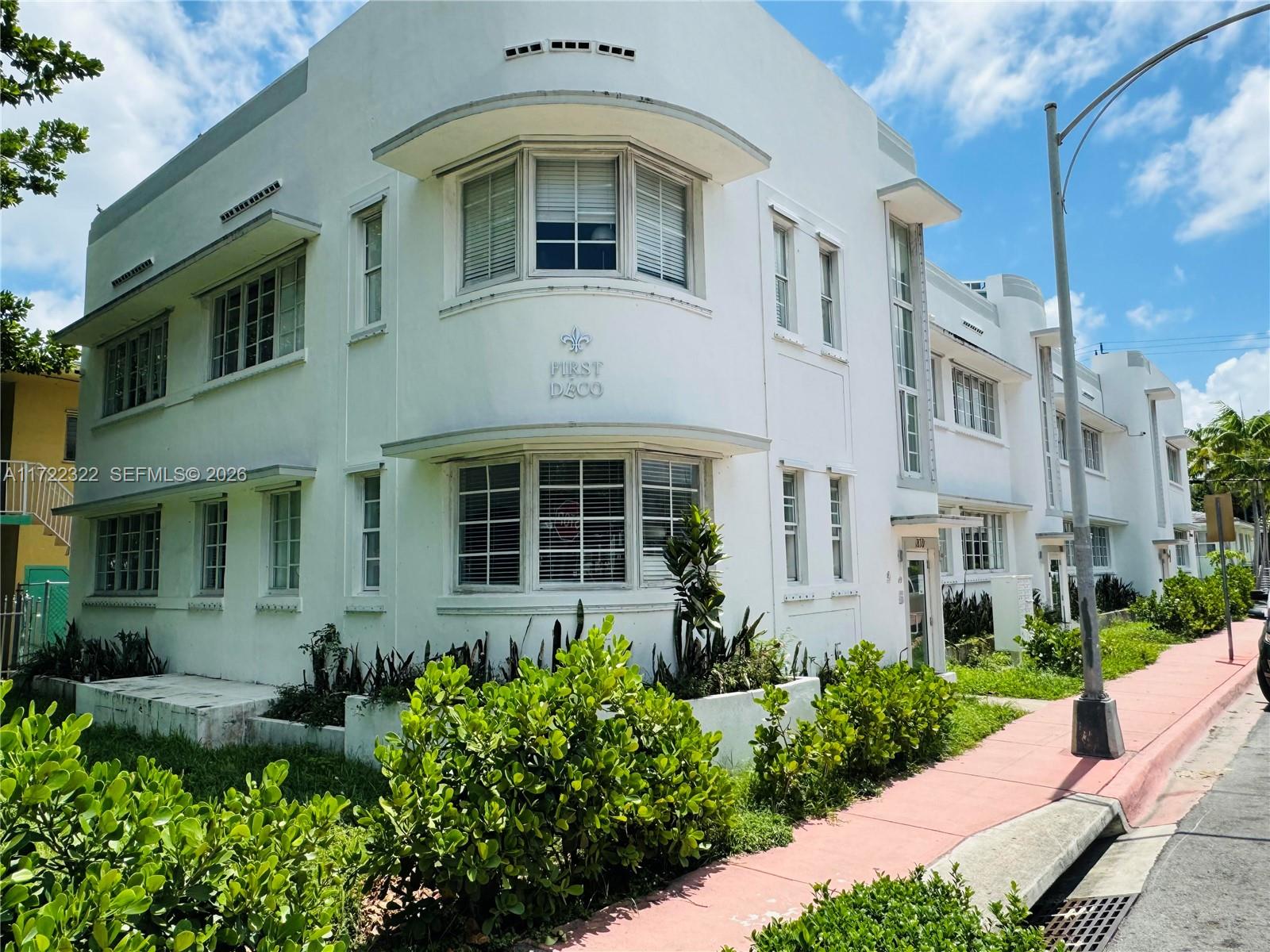 First Deco Condo
