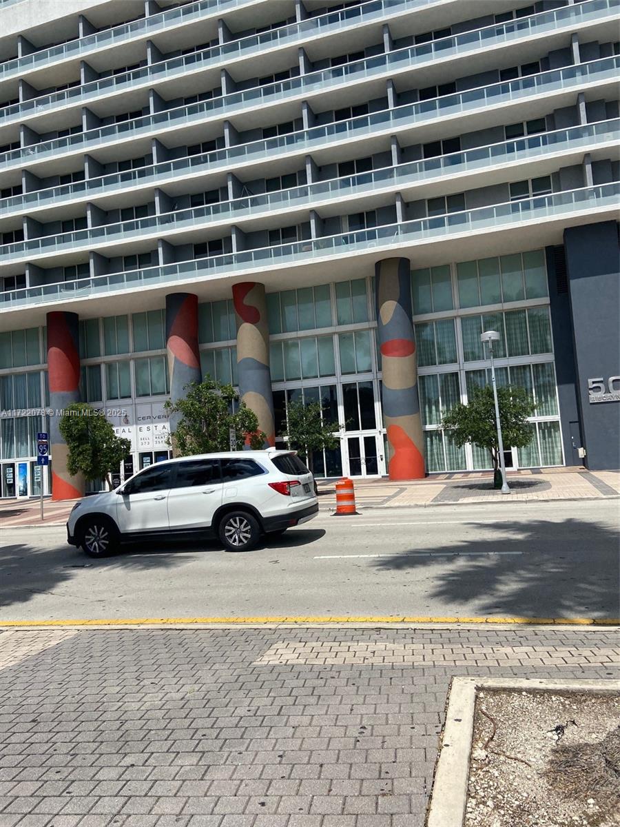 Apartamento para Alugar em Miami, FL