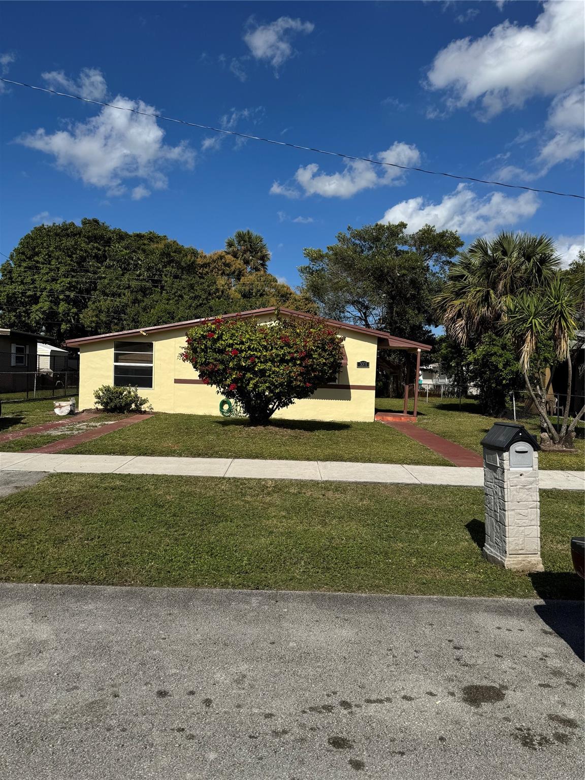 3371 Nw 8th Ct Lauderhill FL 33311 | F10478732