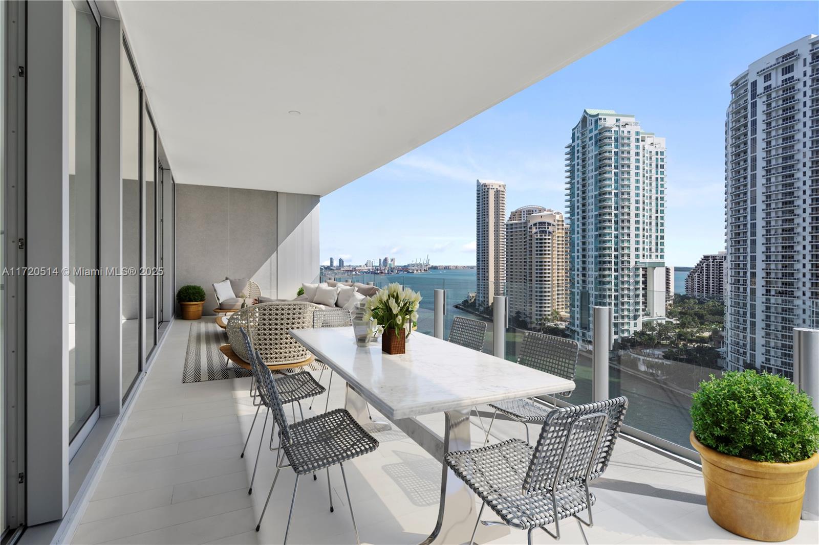 Apartamento à Venda em Miami, FL