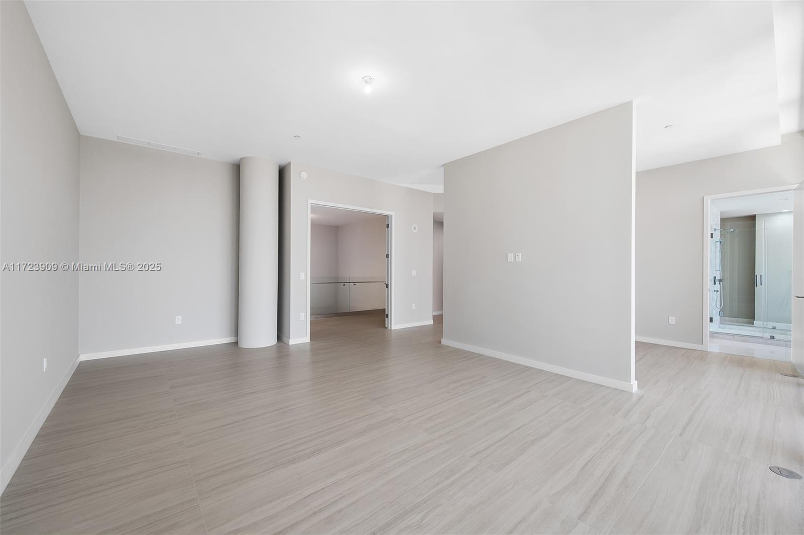 851 NE 1st Ave #PH 5411, Miami FL 33132
